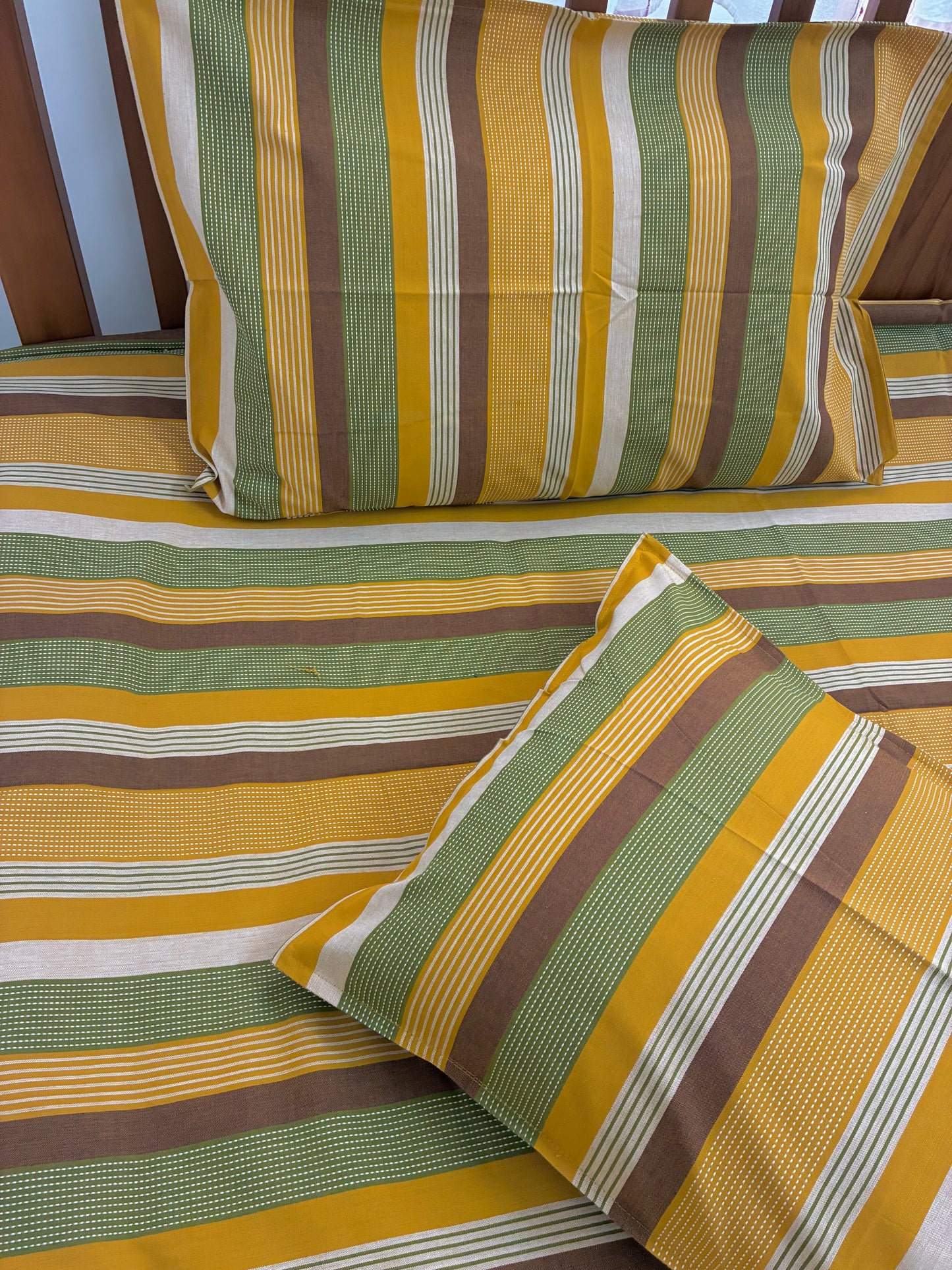 Premium Stripes King Size Bedspread 108 x 108 in