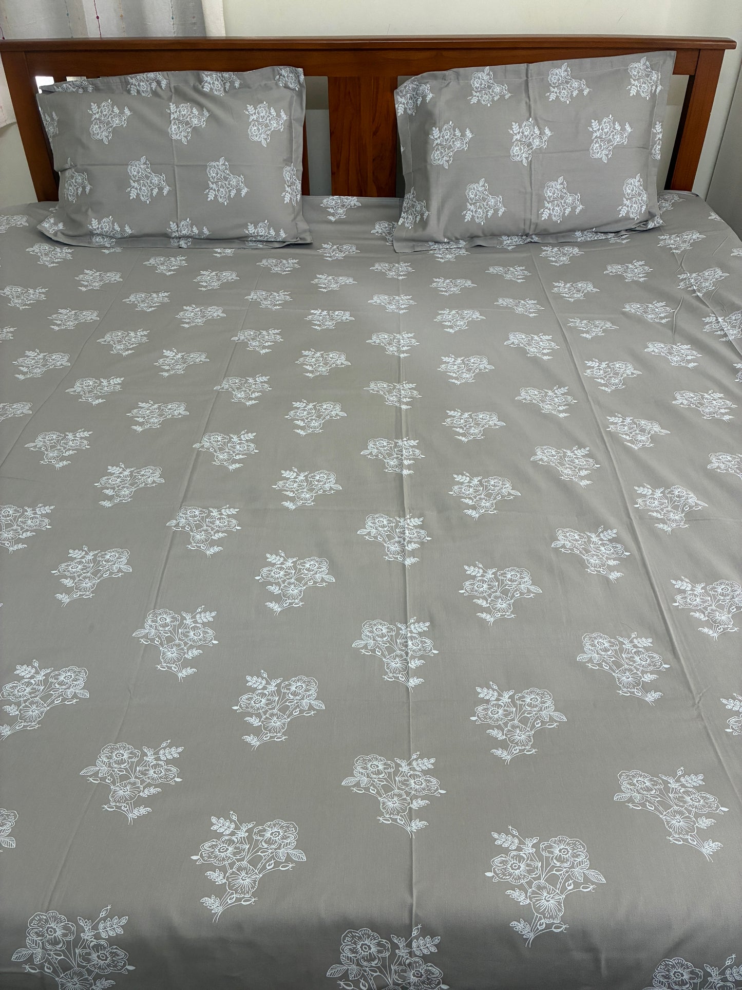 Soft King Size Bedspread 108x108 inches