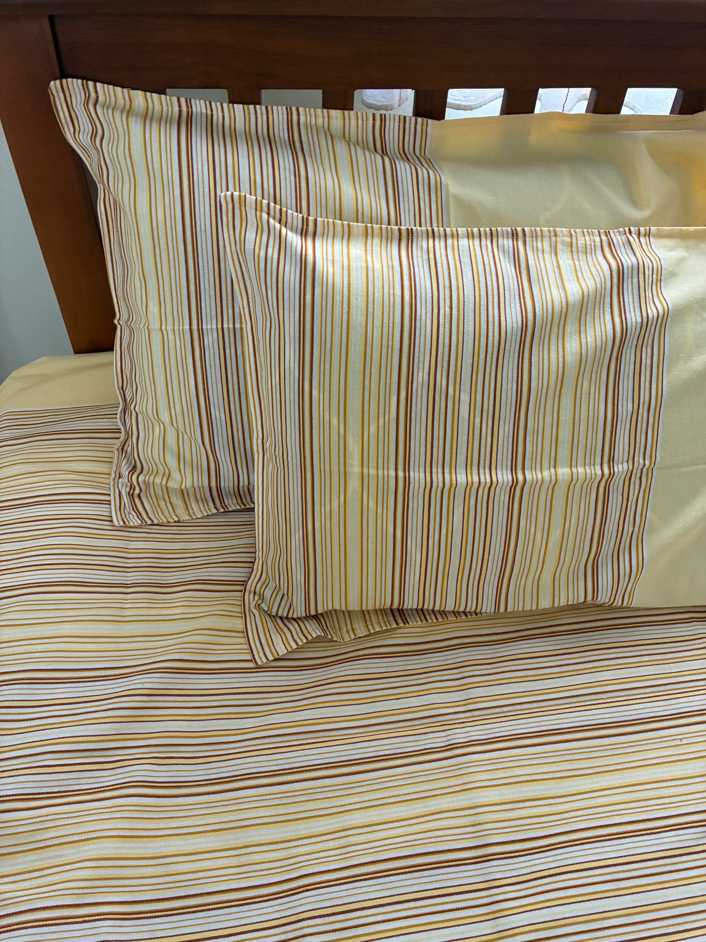 Premium Stripes King Size Bedspread 108 x 108 in