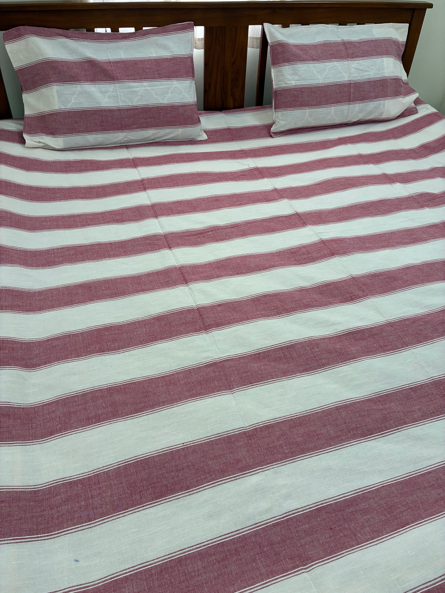 Premium Stripes King Size Bedspread 108 x 108 in