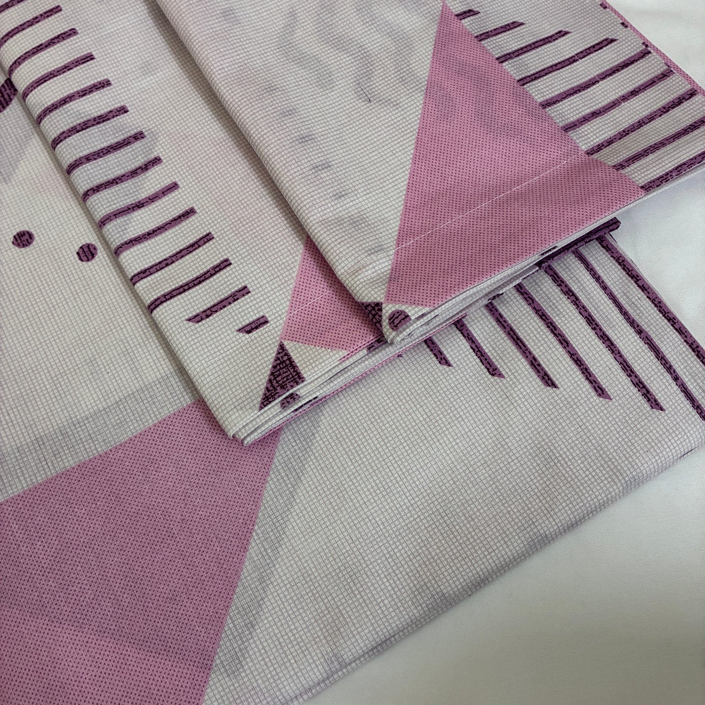 300 TC Pink Geometric King Size Cotton Bedspread 108x108 inches