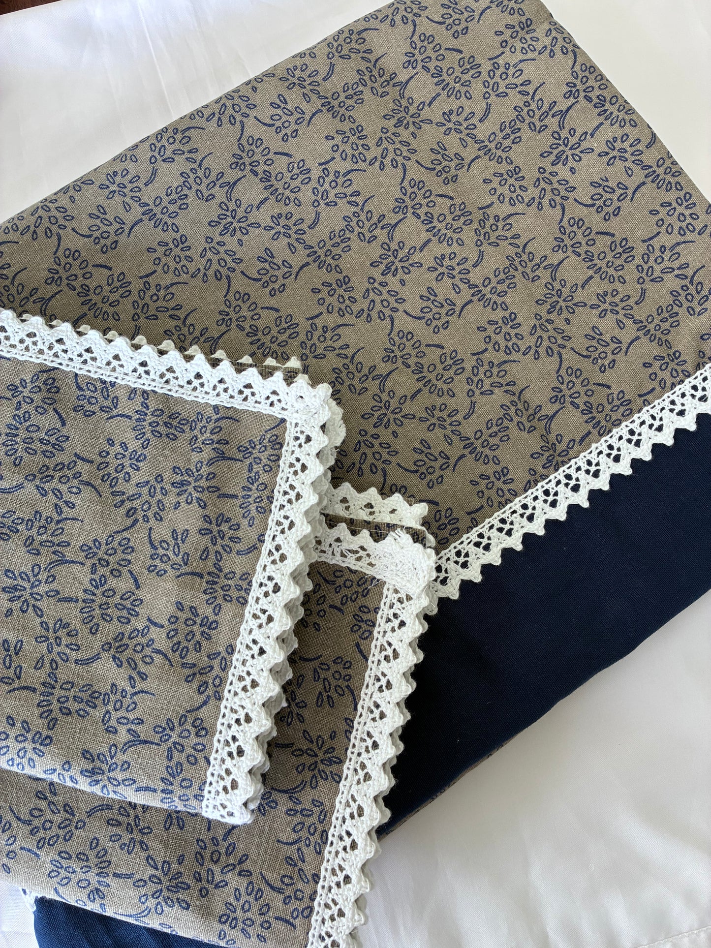 Brown & Navy Blue Lace Queen bedspread 90x100 inches