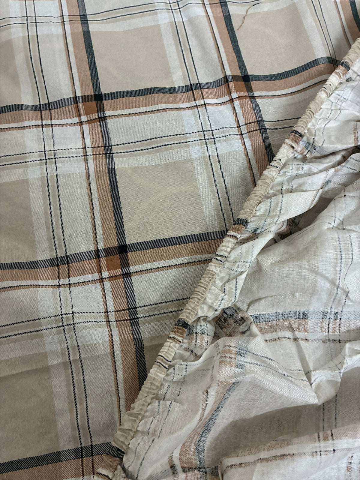 Brown Checked Queen Size Fitted Cotton Bedspread (2 pillow covers)