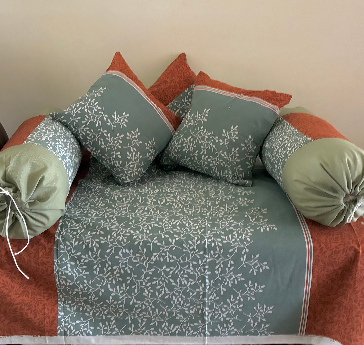 Leaf Print Diwan Set