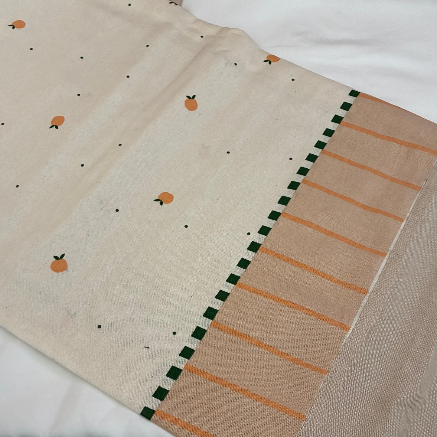 Cute Orange Queen Size Bedspread 90x100 inches ( 2 PILLOW COVERS)
