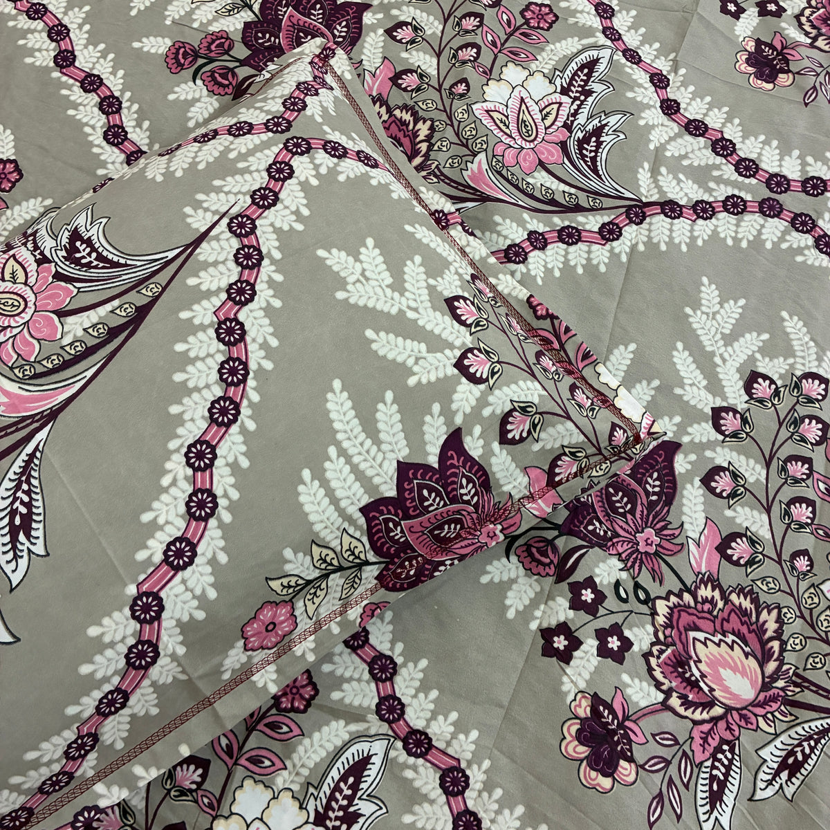 Fitted King Size bedspread 78x72x8 inches