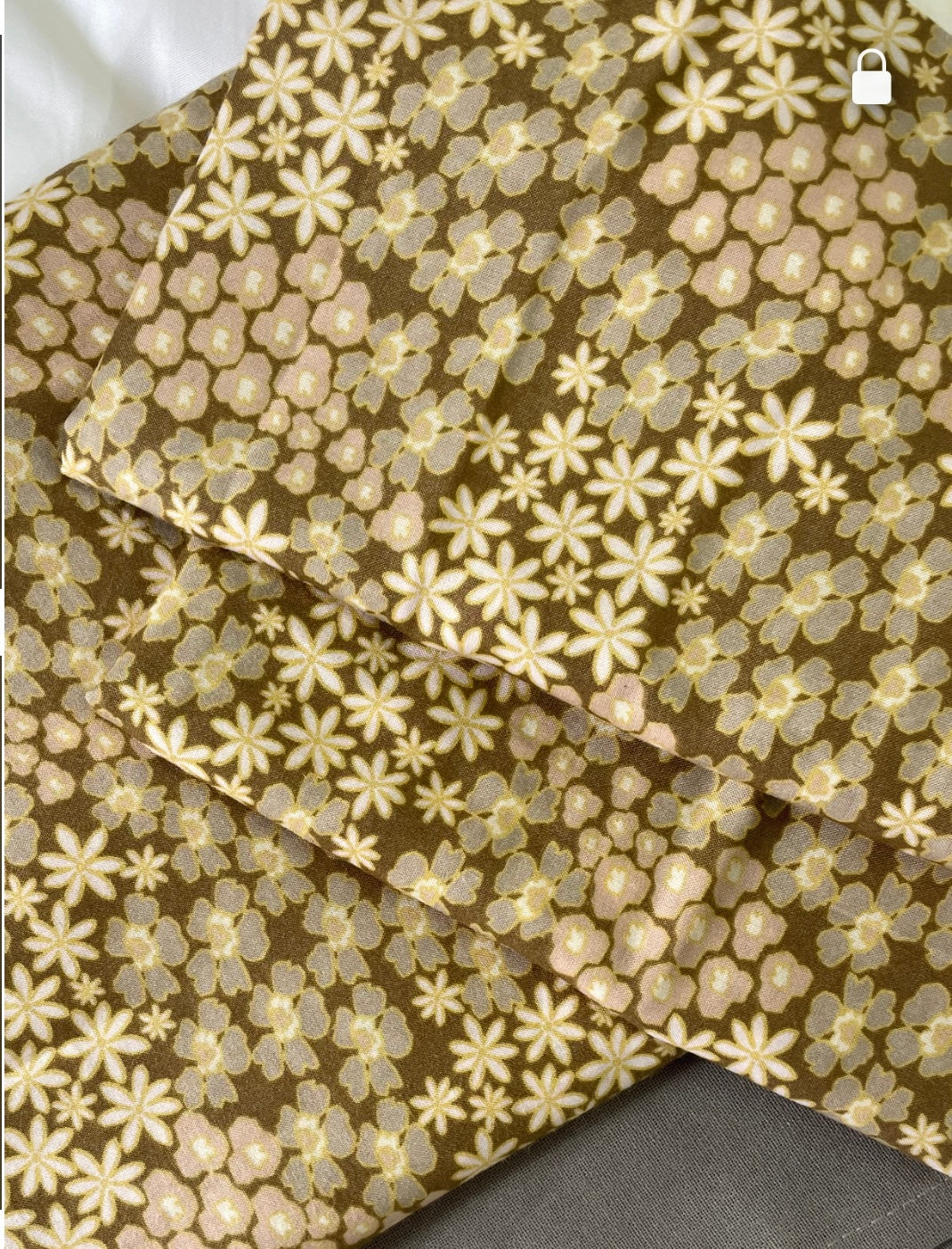 Queen Size bedspread 90x100 inches