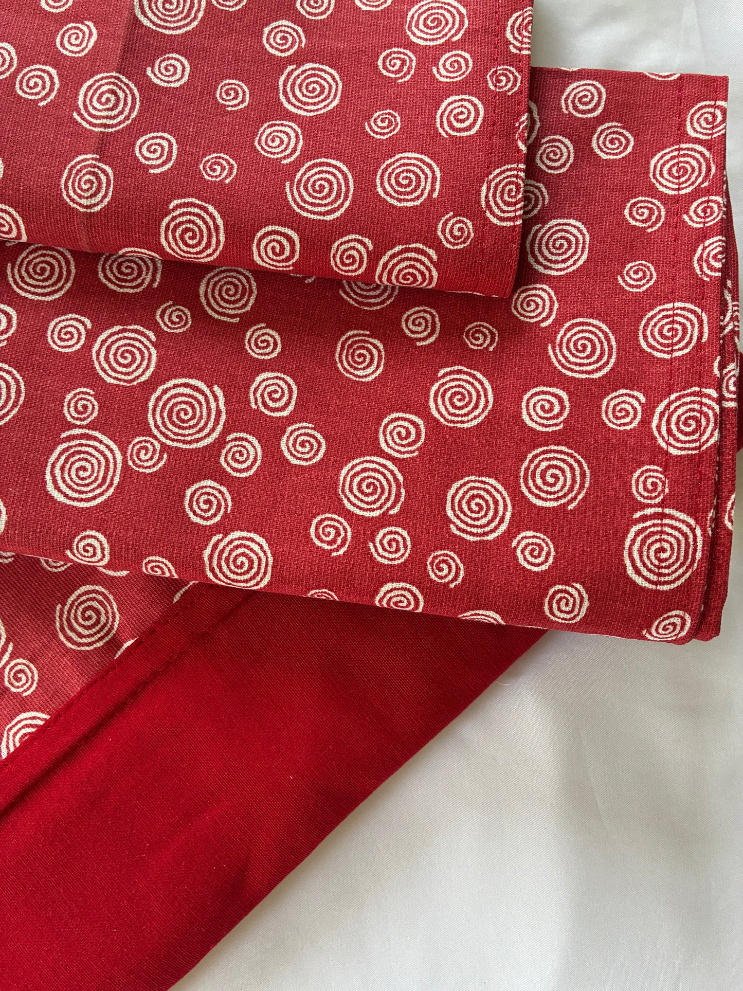 Red Spiral Floral Queen Size bedspread 90x100 inches