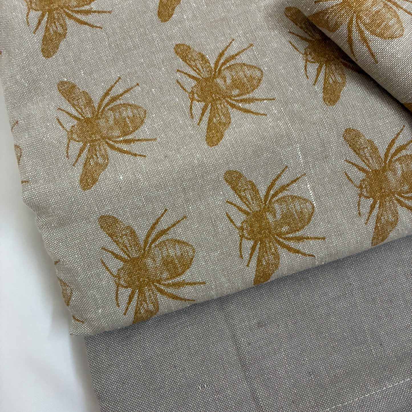 Honey Bee King Size Cotton Bedspread 100x110 in