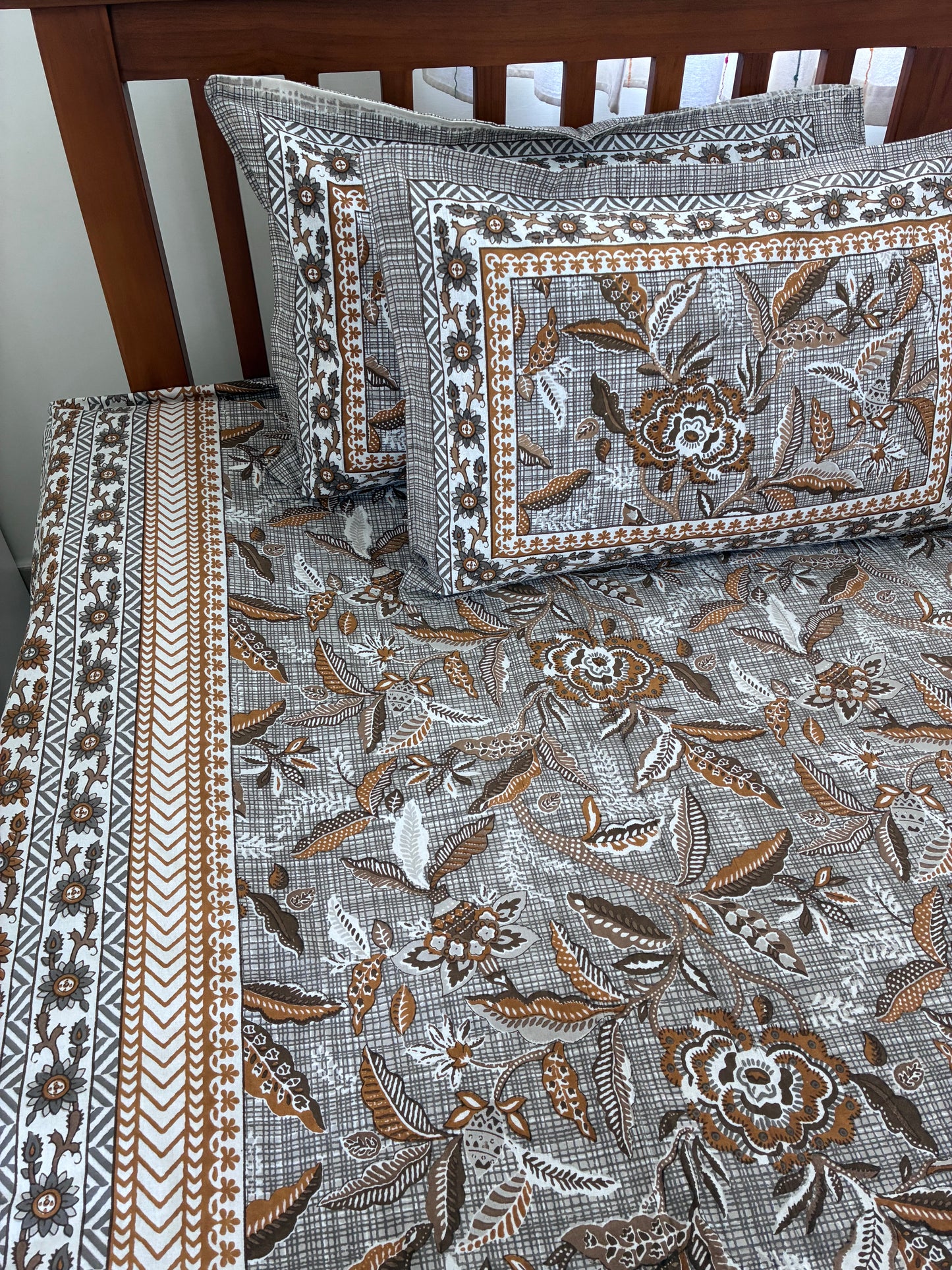 Brown King Size Bedspread 108x108 inches
