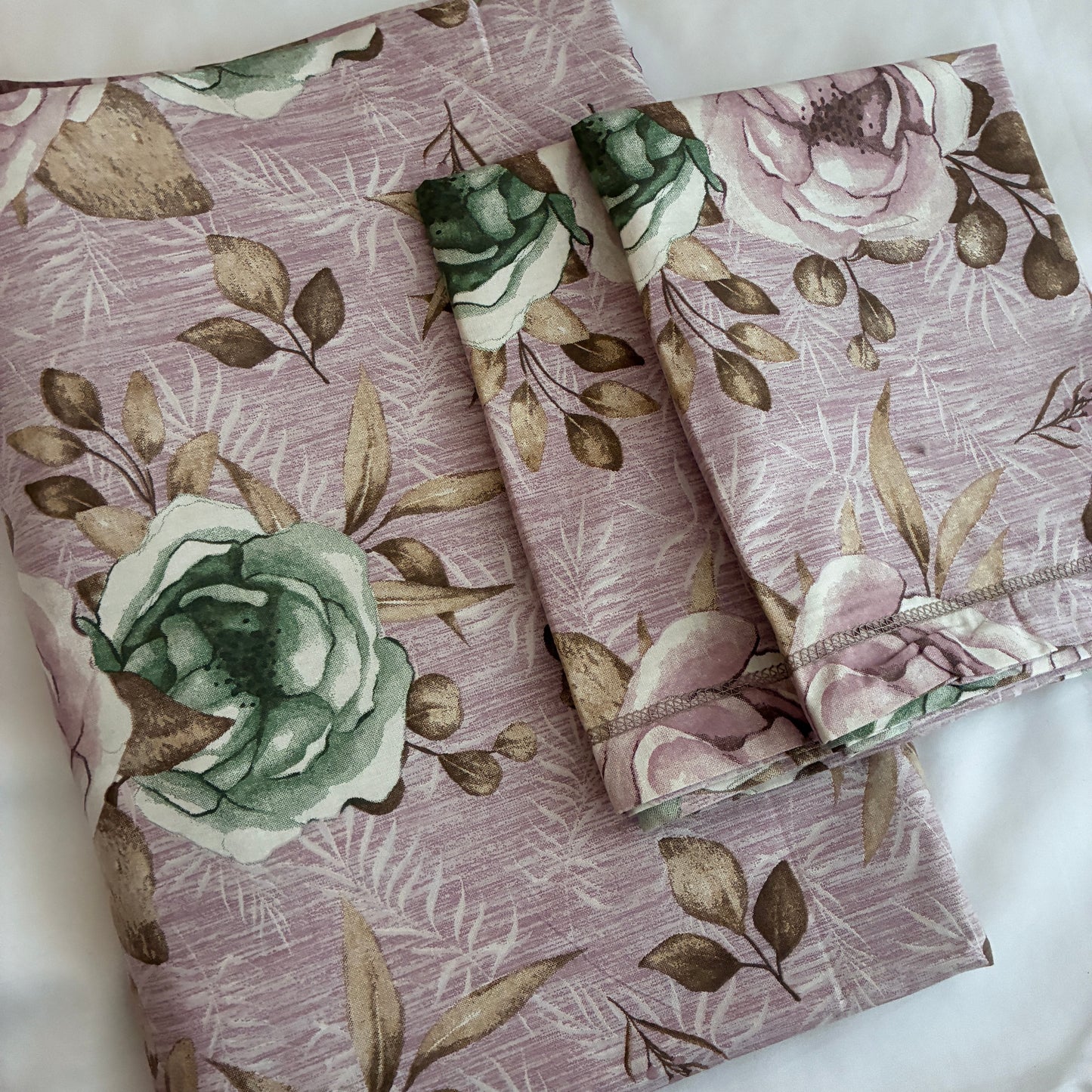 Super King Size Bedspread 120x 120 inches (2 PILLOW COVERS)