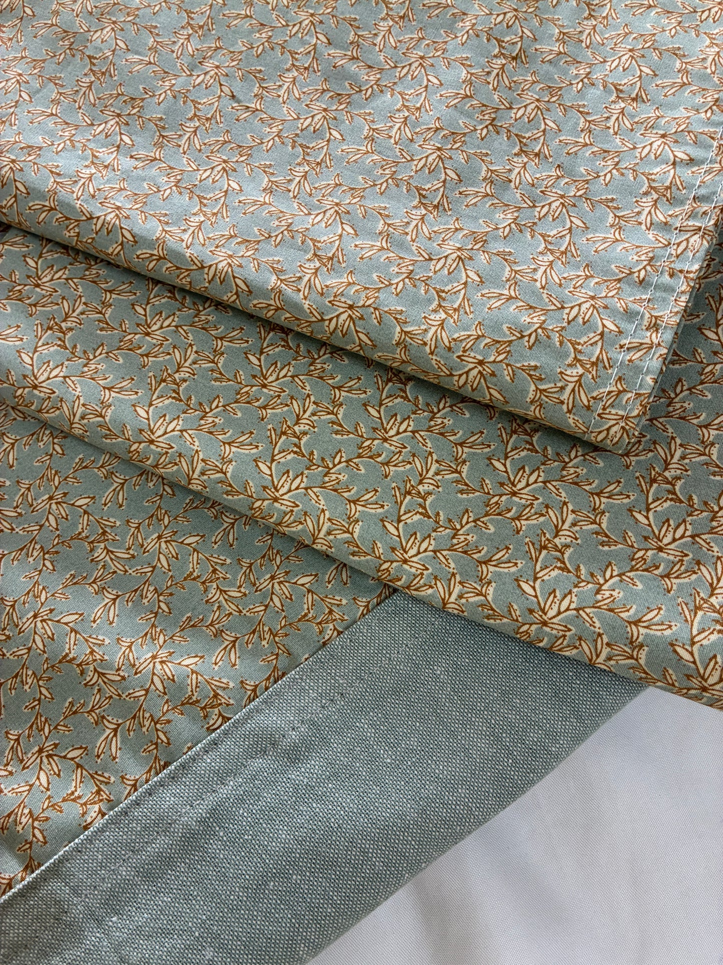 Queen bedspread 90x100 inches