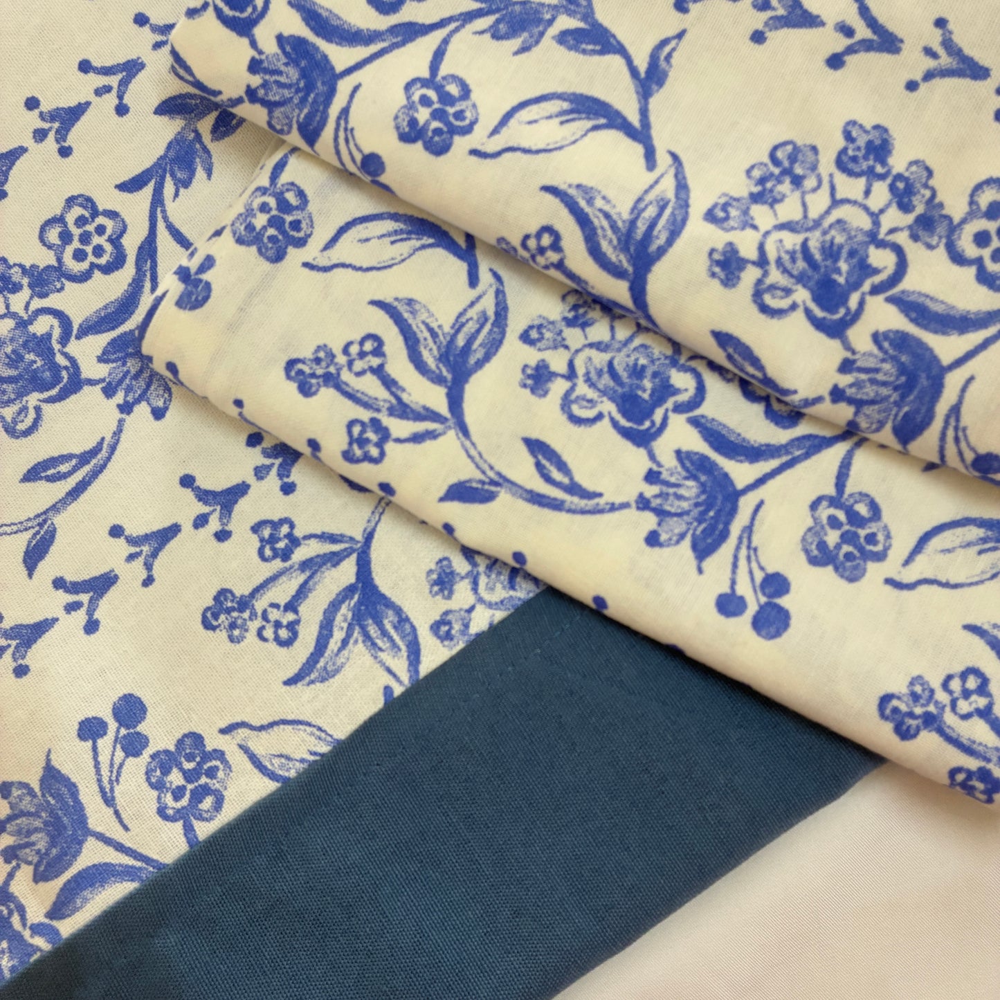 Queen bedspread 90x100 inches