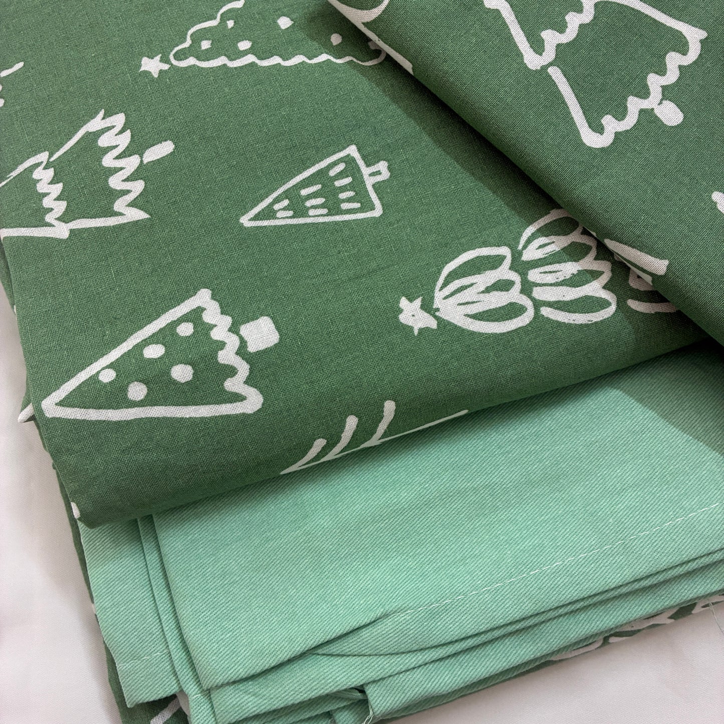 Christmas Print King Size Cotton Bedspread 100x110 in