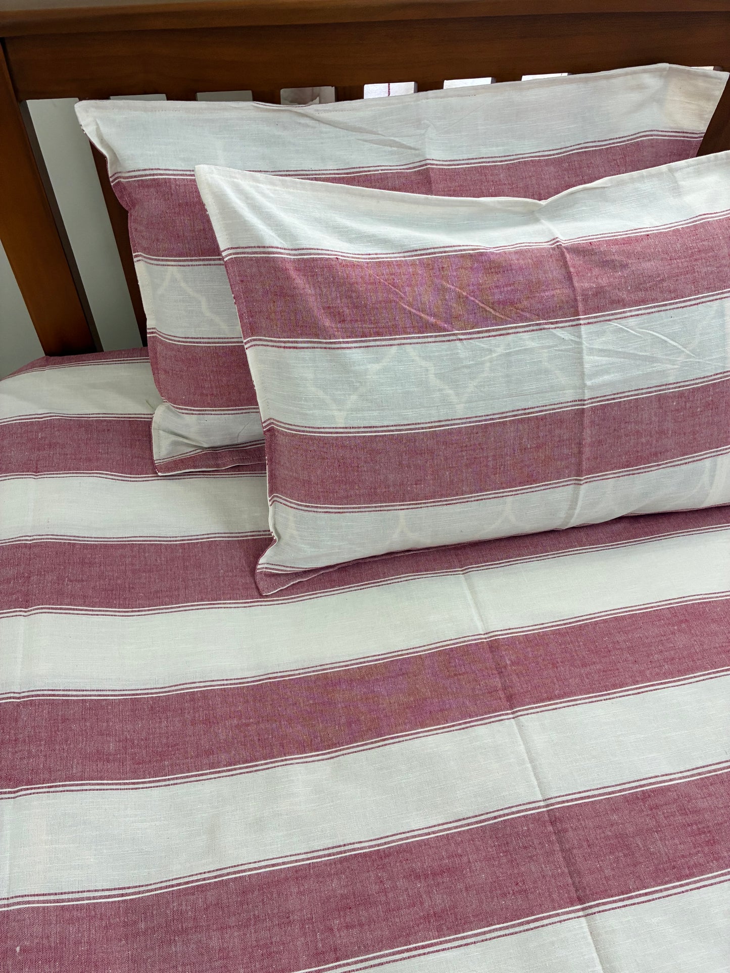 Premium Stripes King Size Bedspread 108 x 108 in