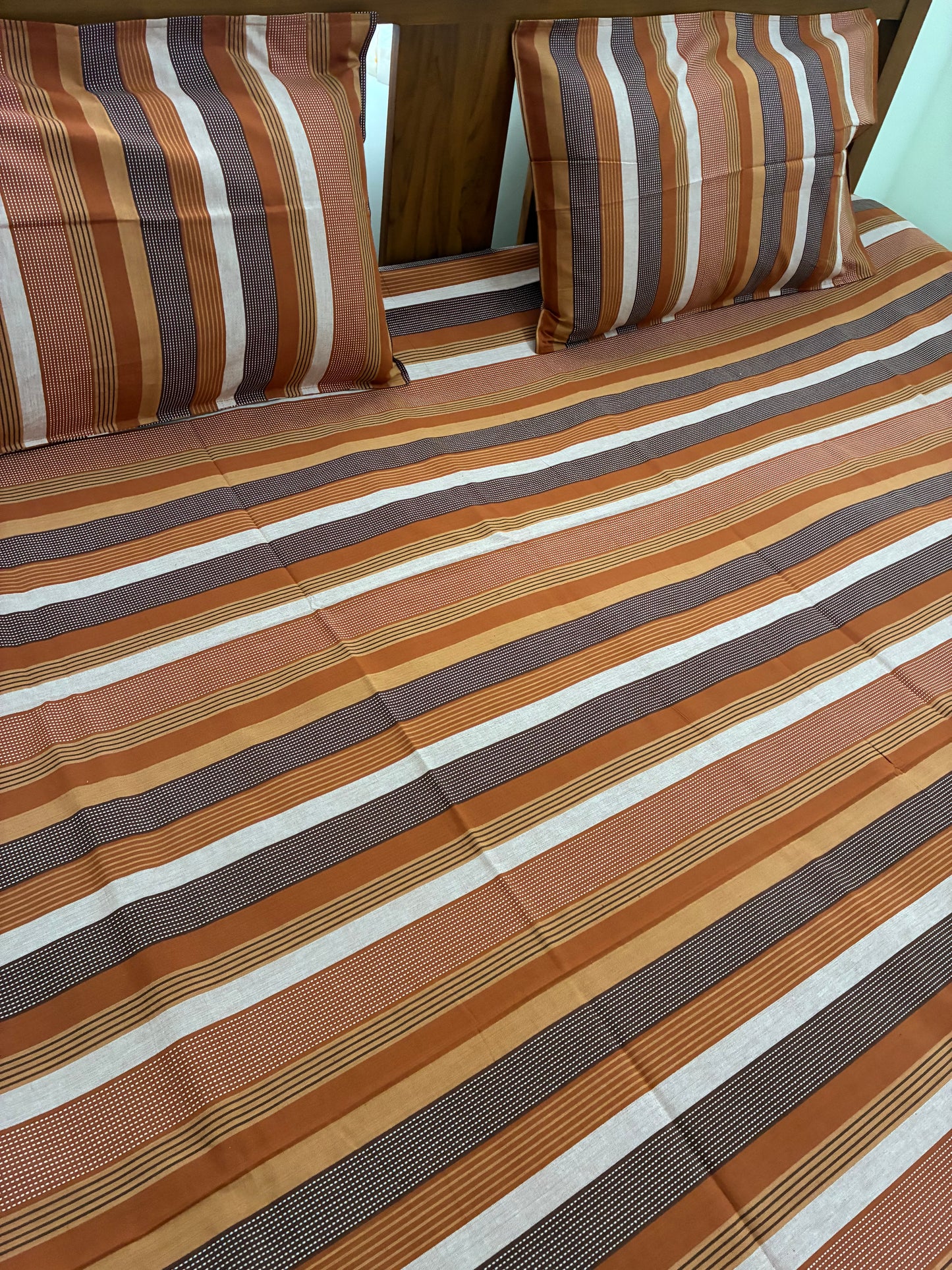 Premium Stripes King Size Bedspread 108 x 108 in