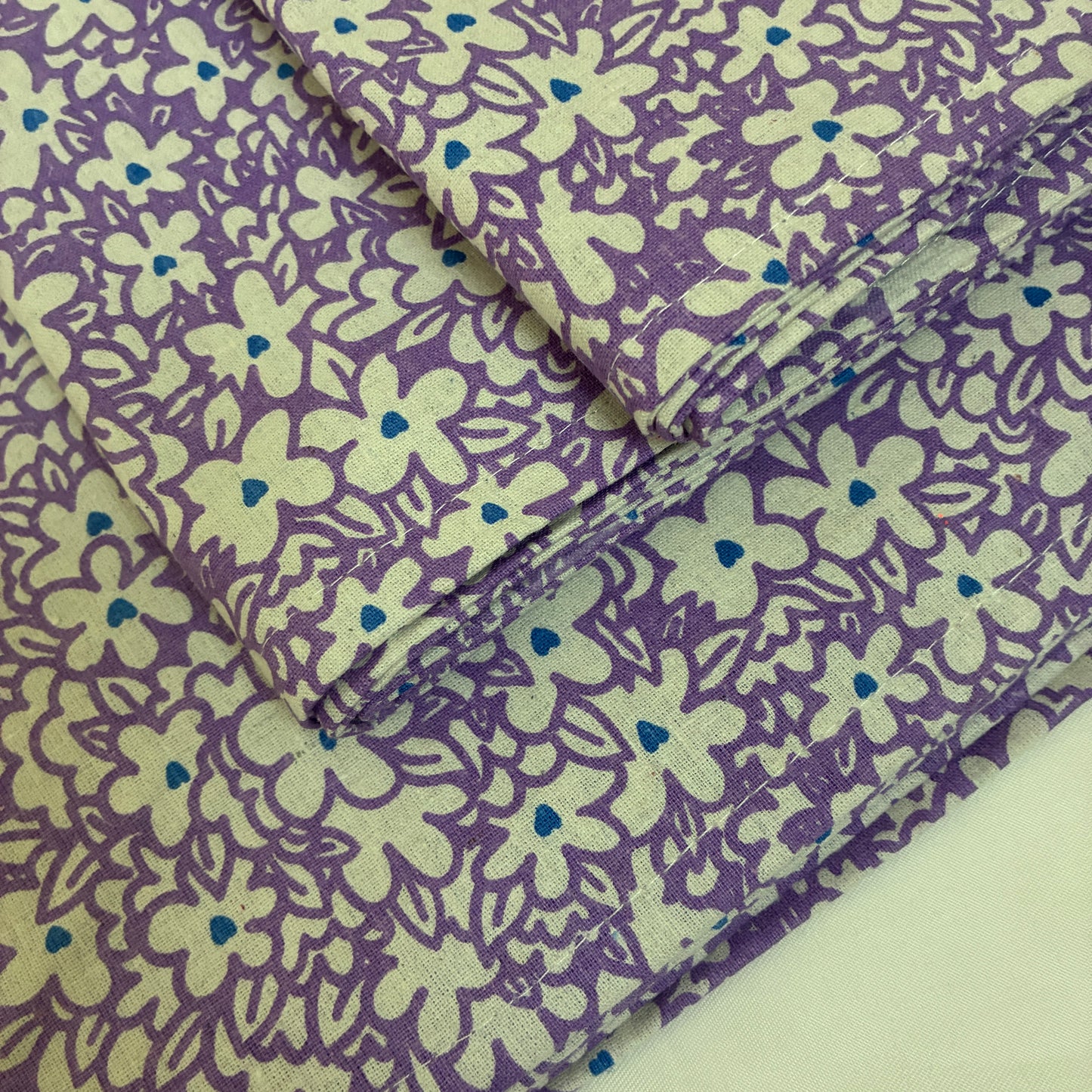 Purple Single Size Bedspread with 2 Pillow Covers 60 x 90 in