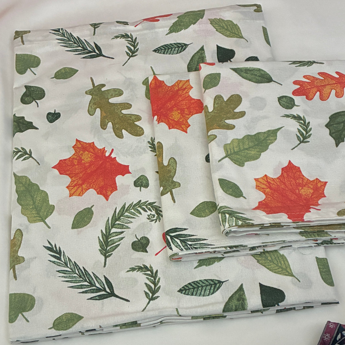 Red Floral Single Size Cotton Bedspread with 2 Pillow Covers 60 x 90 in