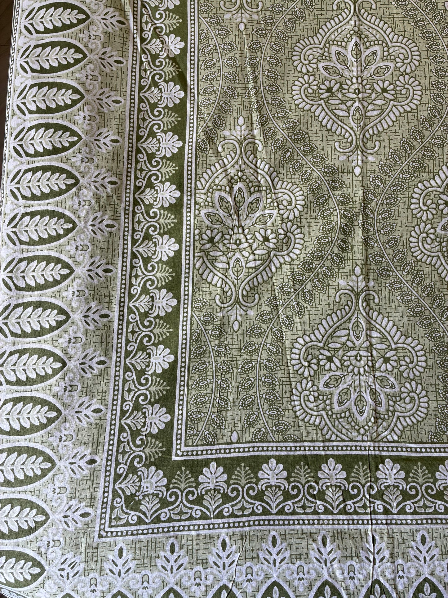 Light Green Queen Bedspread 90x100 inches