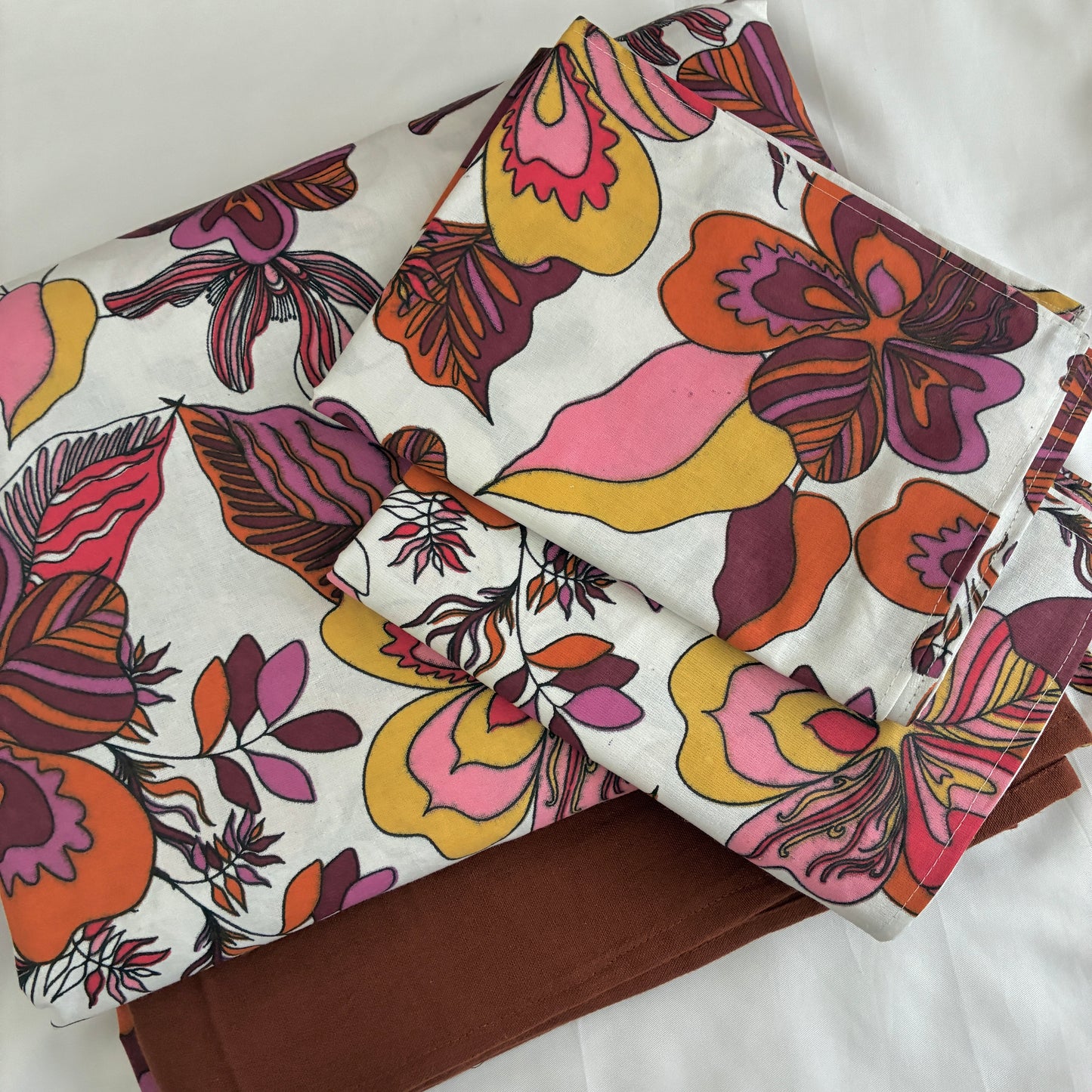 Art Floral King Cotton Bedspread 100x110 inches (2 pillow covers)