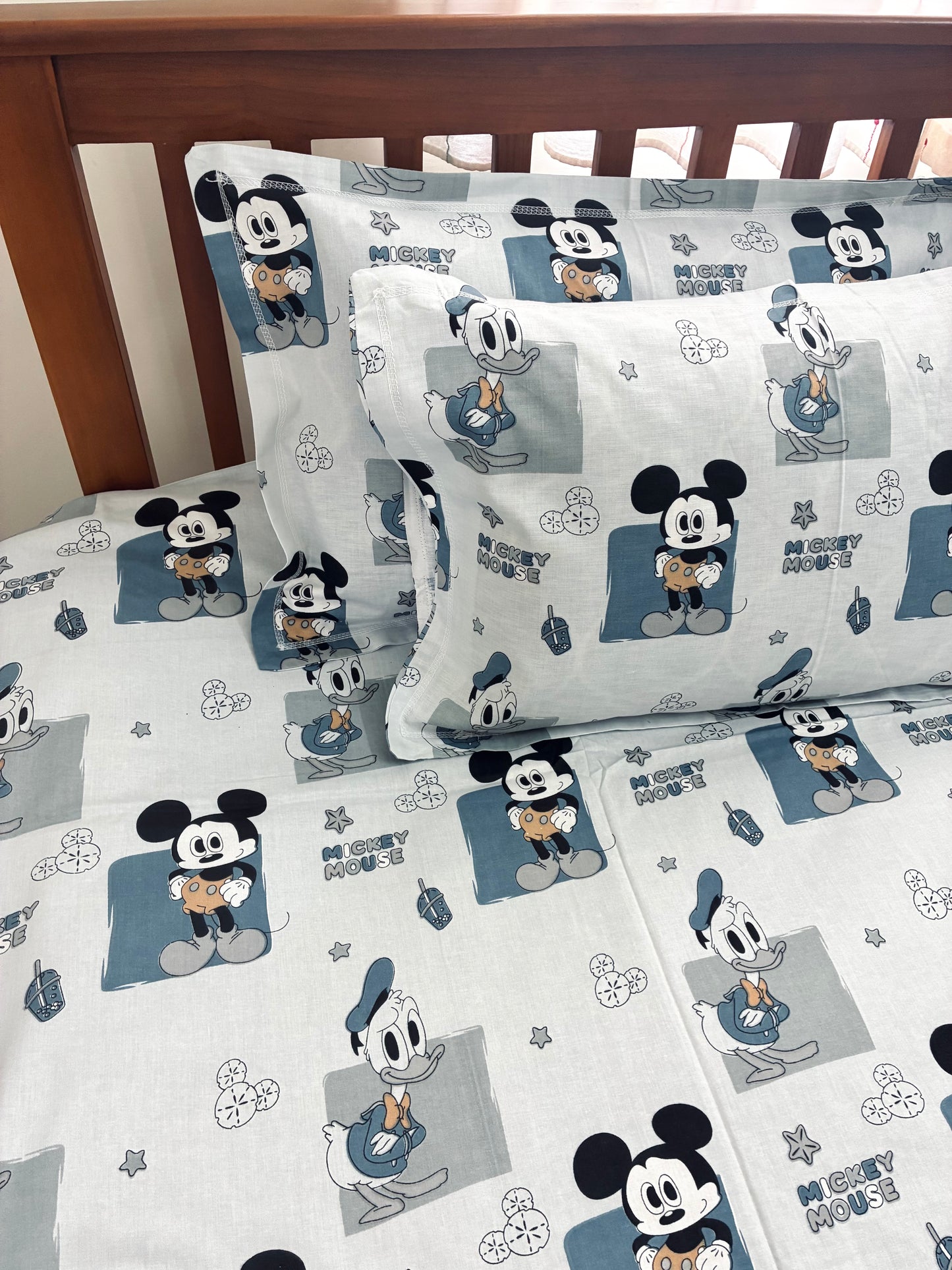 Mickey Mouse Kids Queen Bedspread 90x100 in