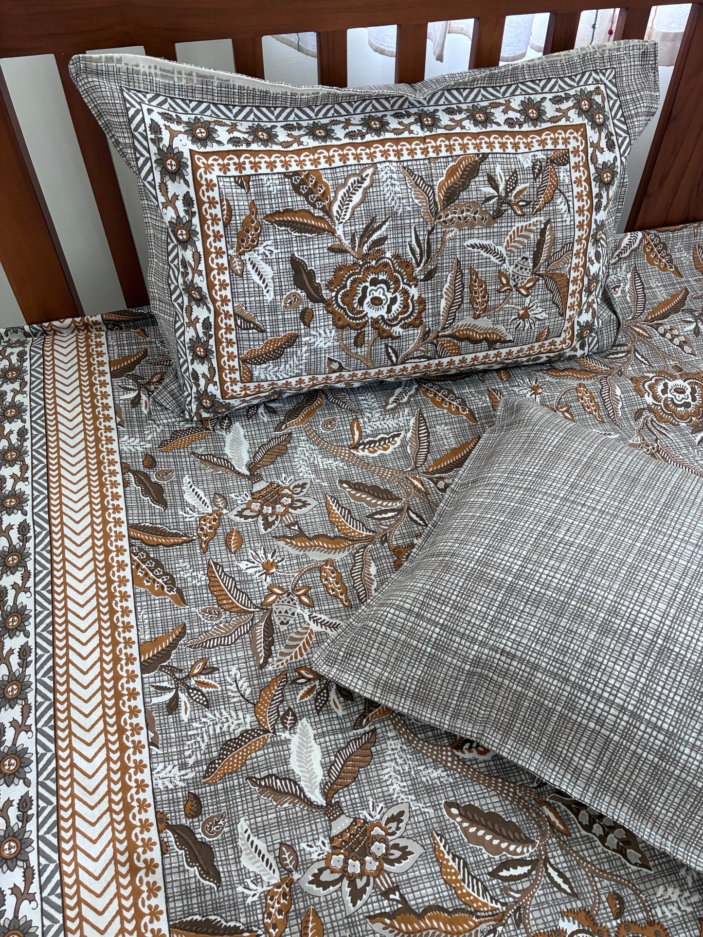 Brown King Size Bedspread 108x108 inches