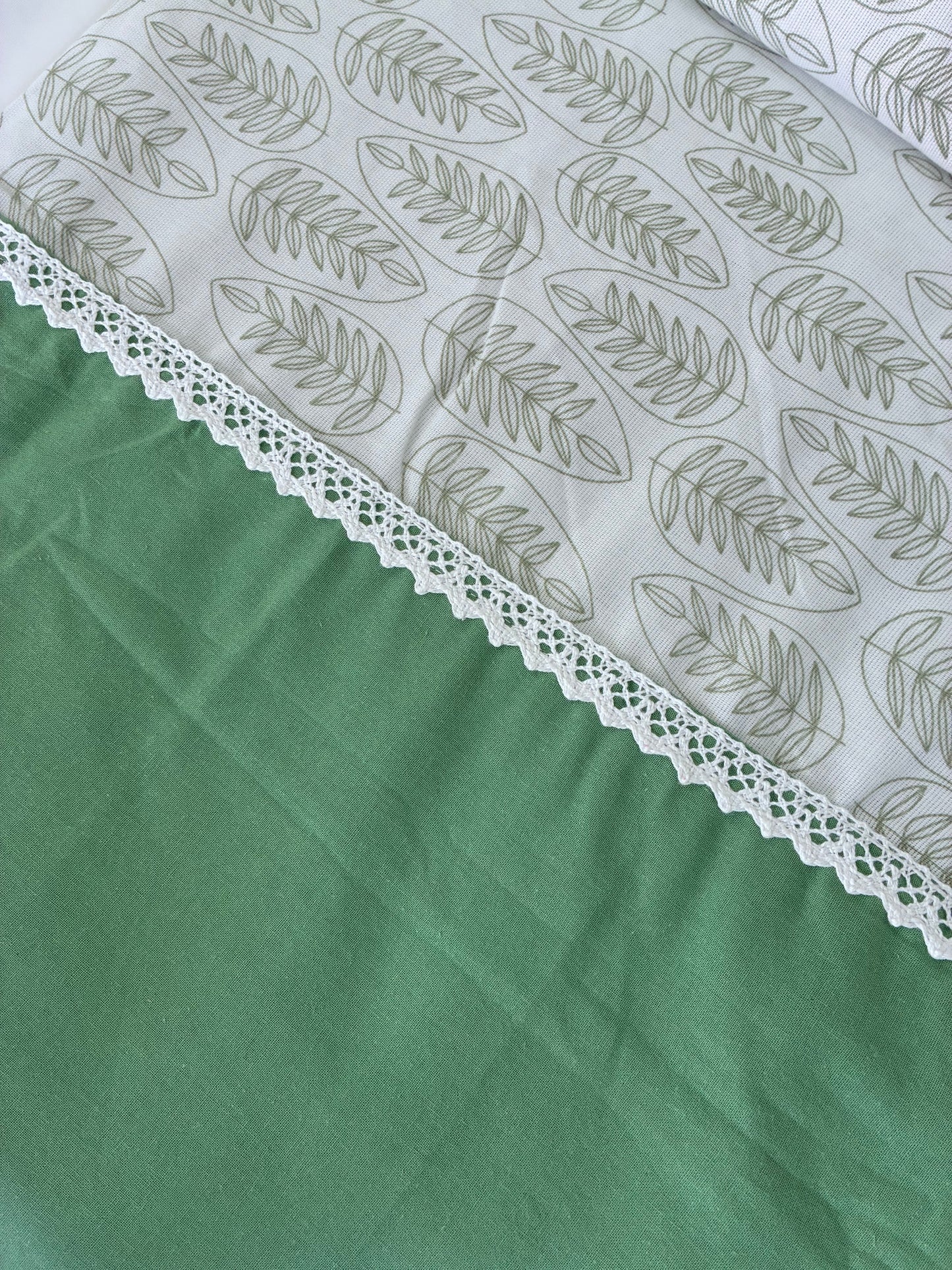 Green Leaf Lace Queen bedspread 90x100 inches