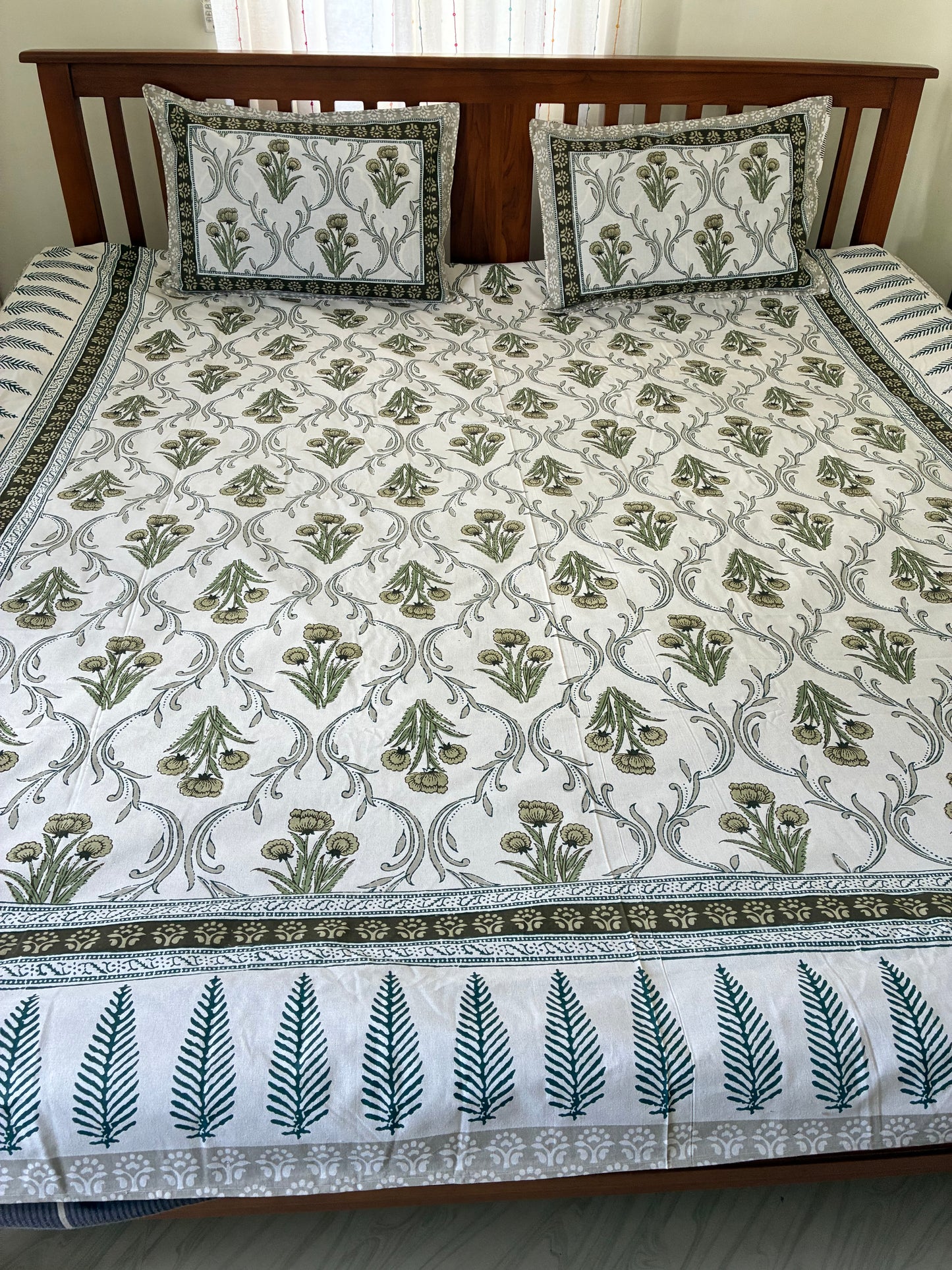 Queen Bedspread 90x100 inches