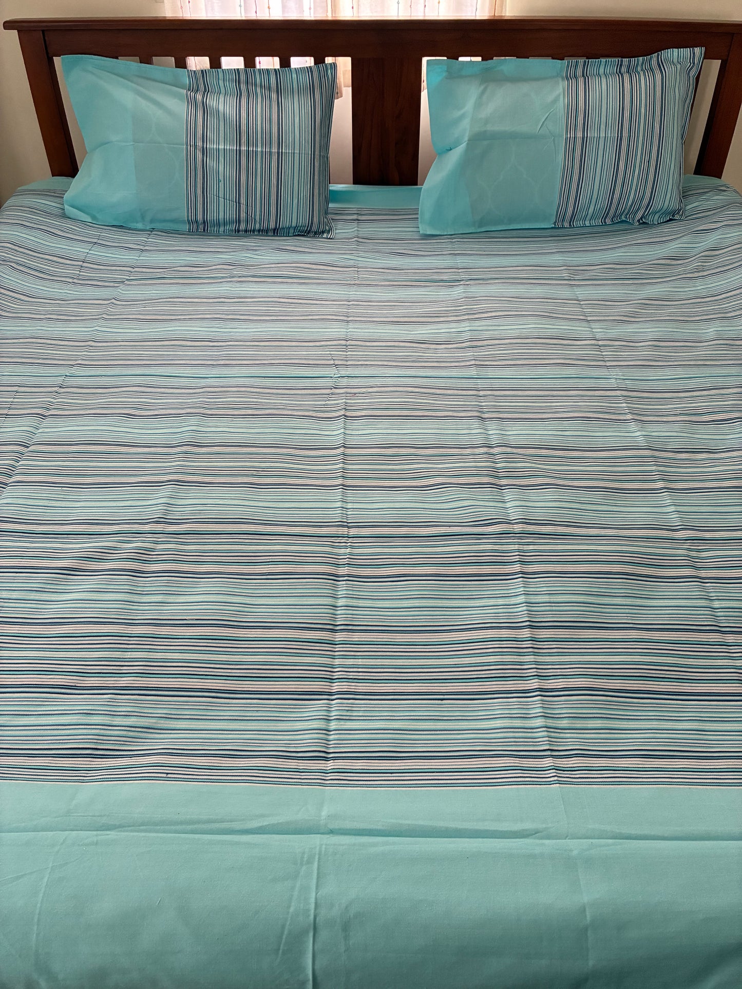 Premium Stripes King Size Bedspread 108 x 108 in