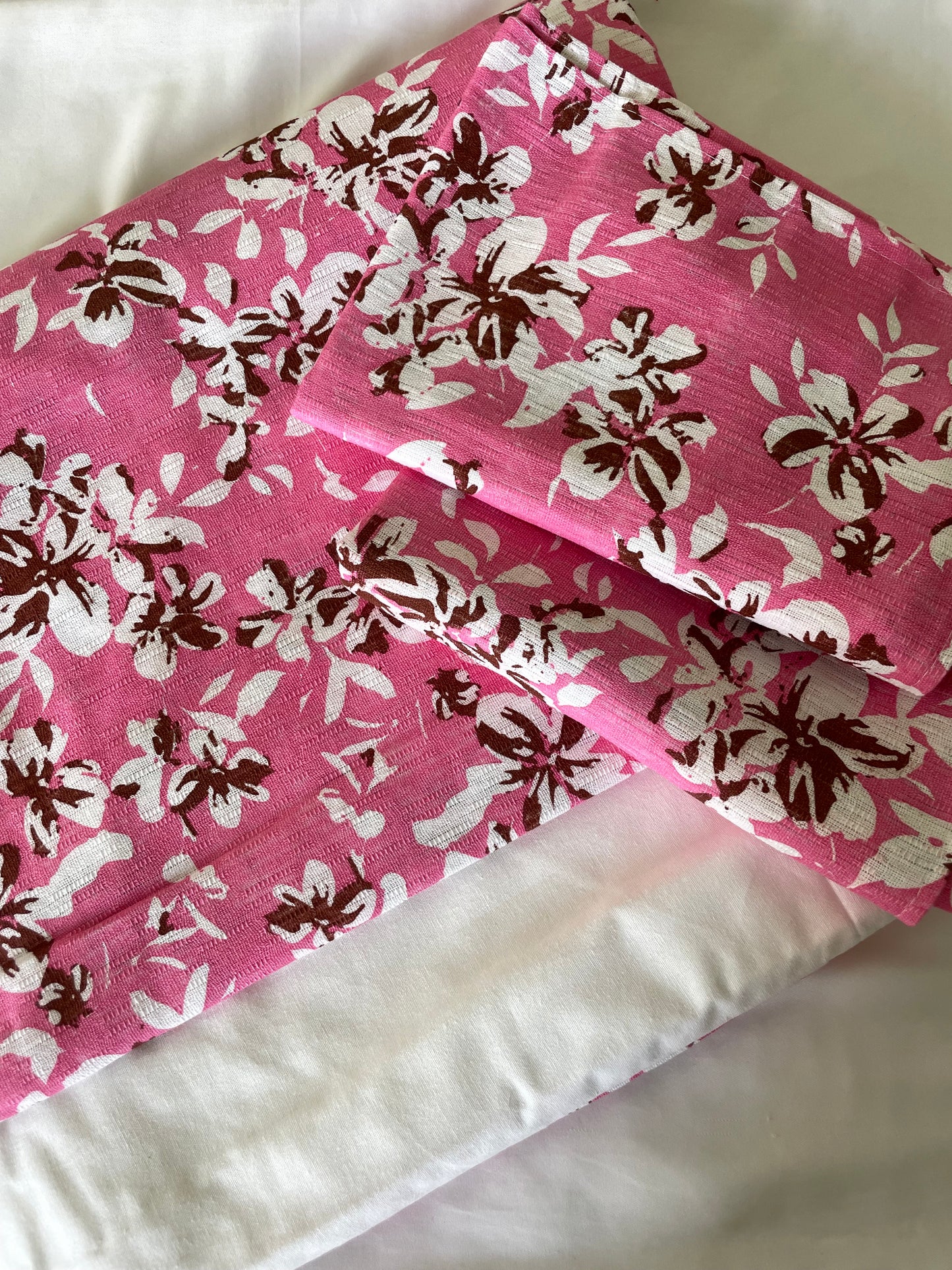 Queen bedspread 90x100 inches