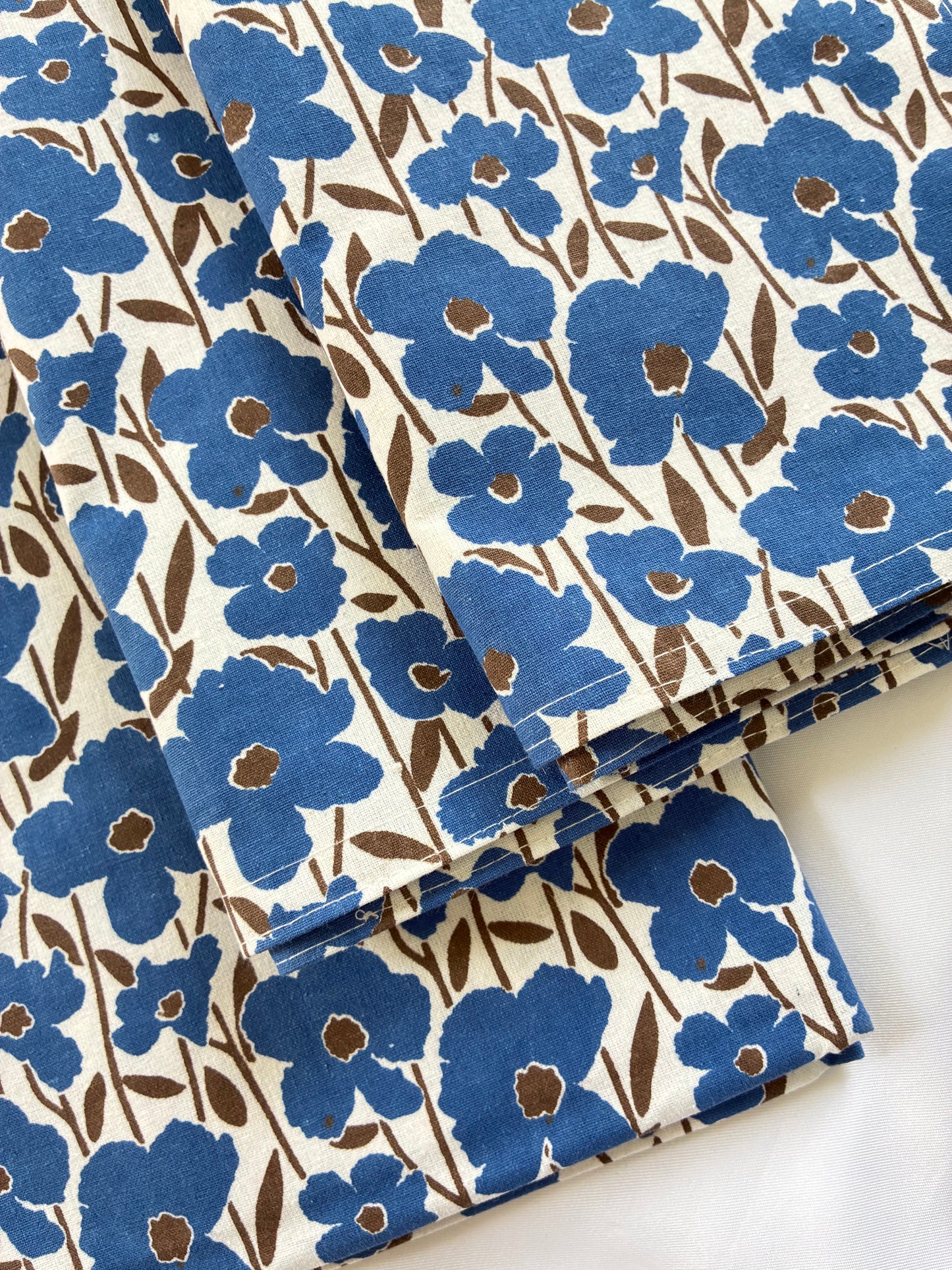 Blue Floral Single Size Bedspread with 2 Pillow Covers 60 x 90 in