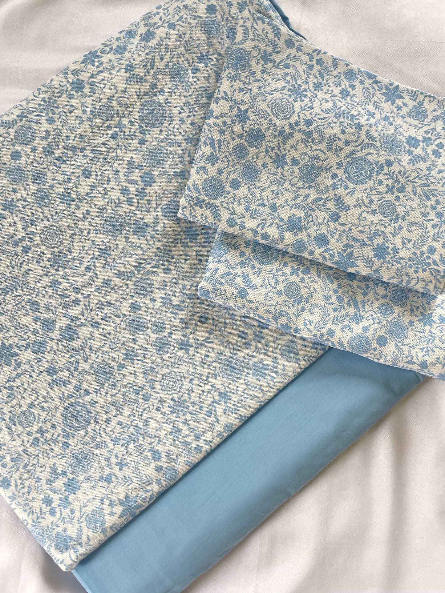 Queen bedspread 90x100 inches