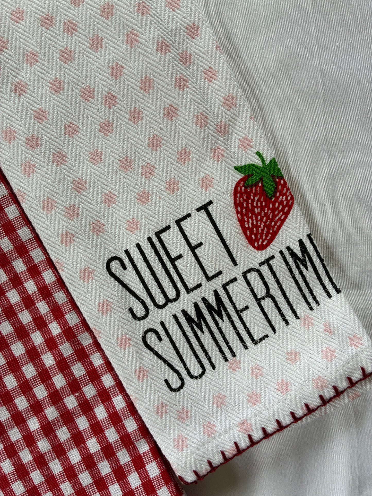 Strawberry Printed Hand/Lunch Towels (Set of 2)