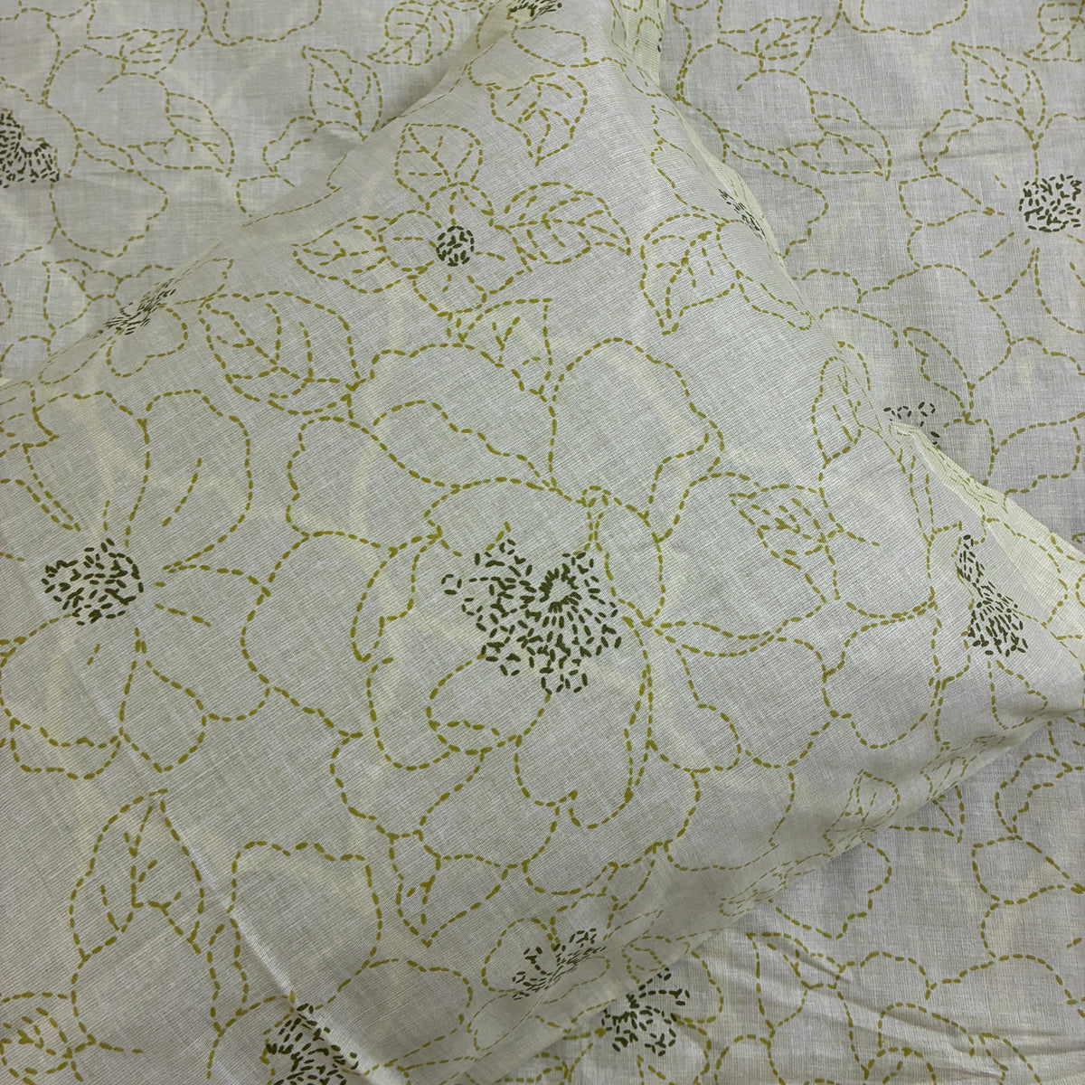 Light Green Floral Queen Size Fitted Cotton Bedspread (2 pillow covers)