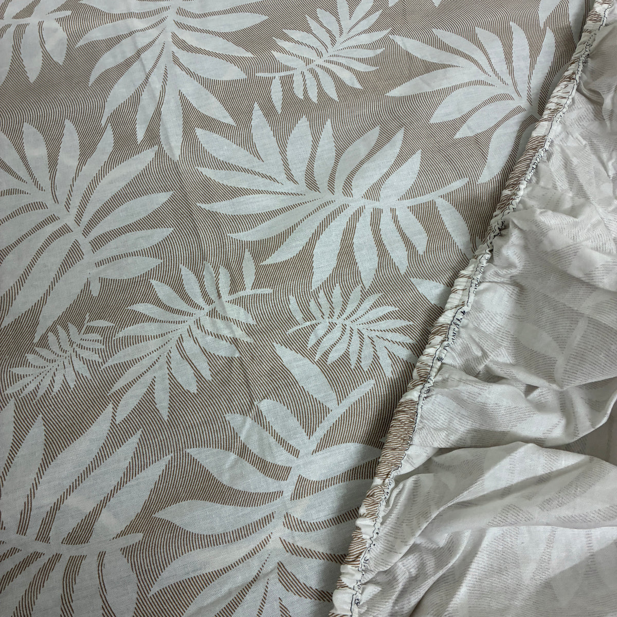Brown Leaf Queen Size Fitted Cotton Bedspread (2 pillow covers)