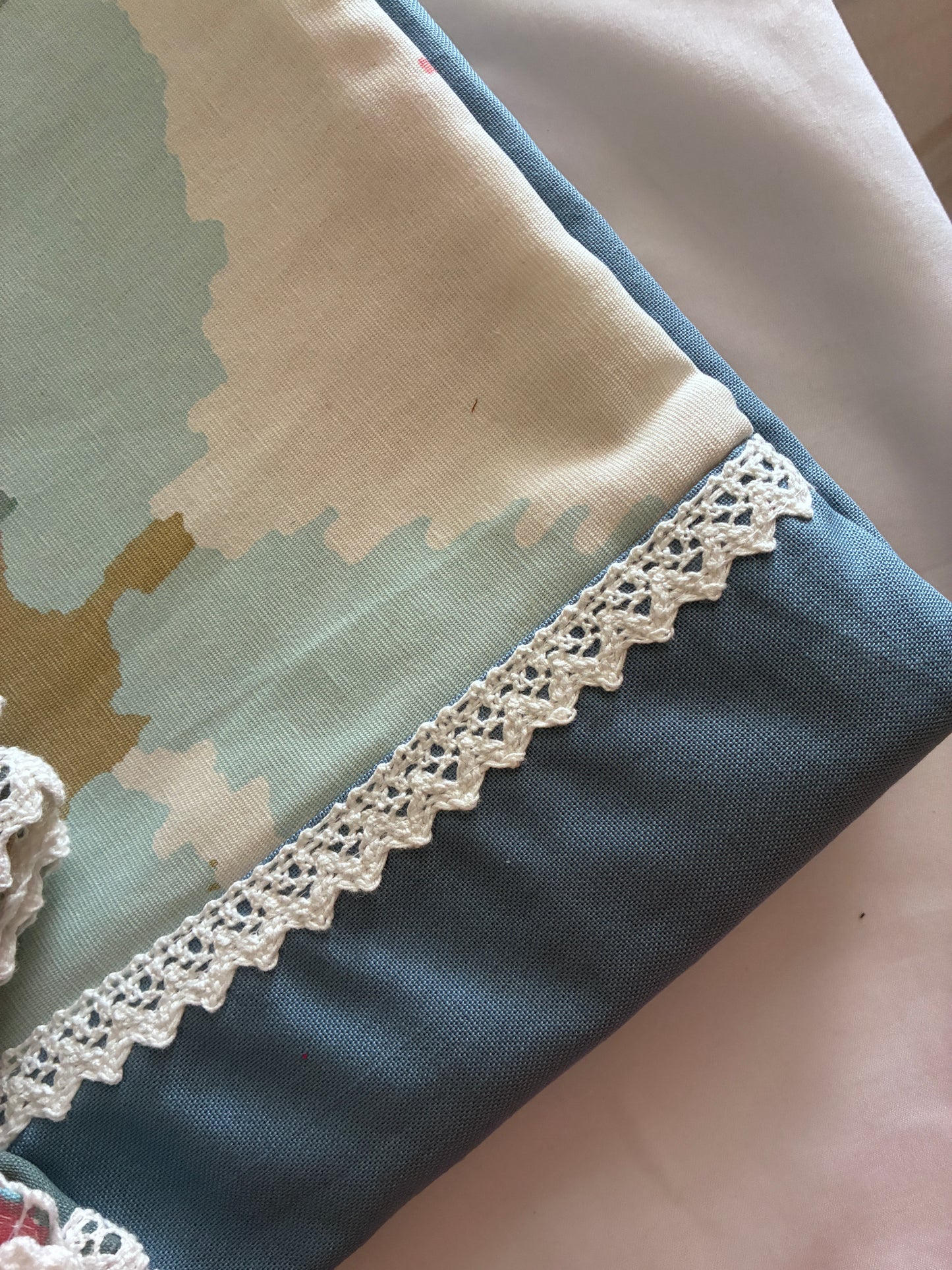 Lace Queen bedspread 90x100 inches