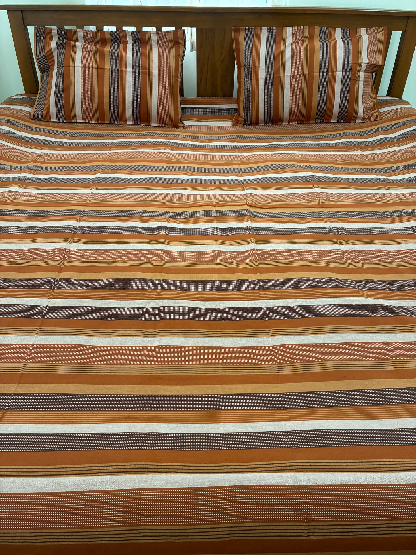 Premium Stripes King Size Bedspread 108 x 108 in