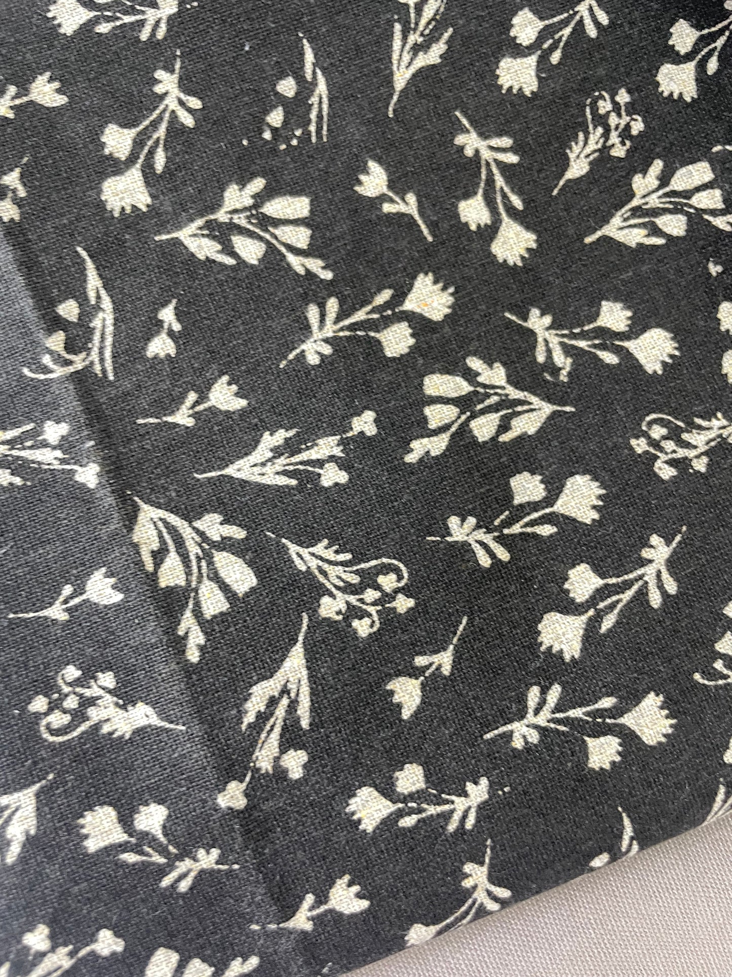 Queen Size bedspread 90x100 inches