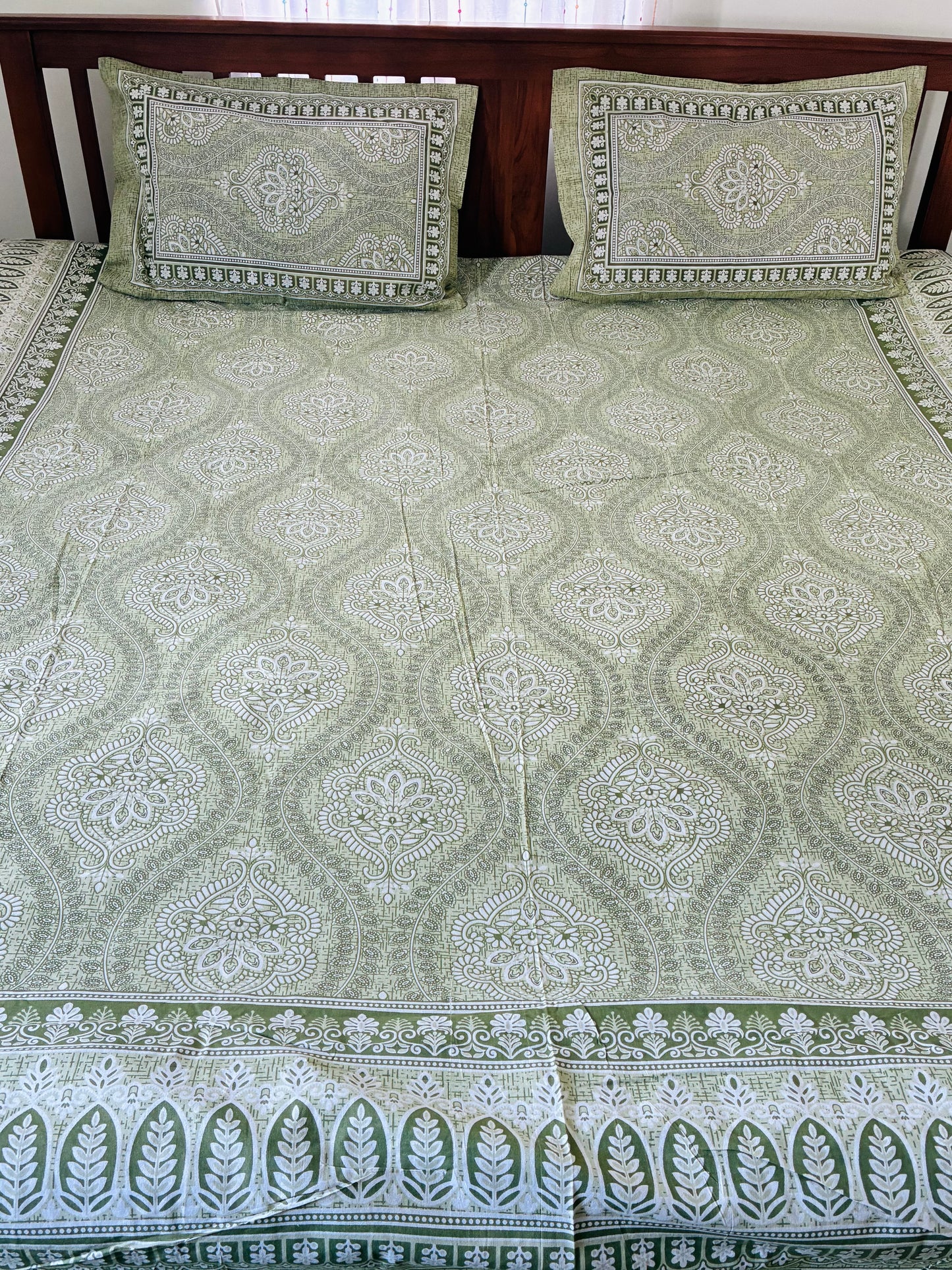 Light Green Queen Bedspread 90x100 inches