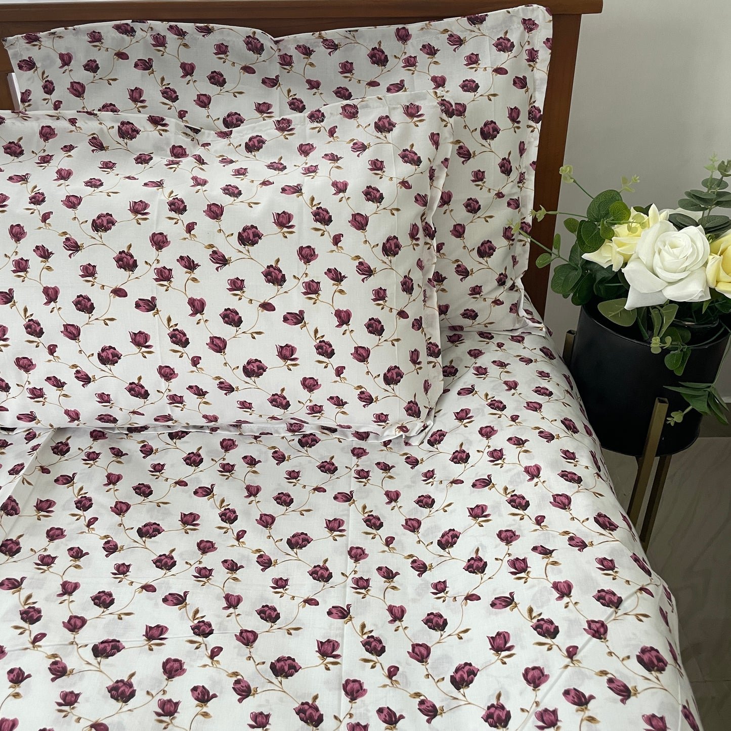 Magenta floral single bedspread with 2 Pillow Covers 60 x 90 in
