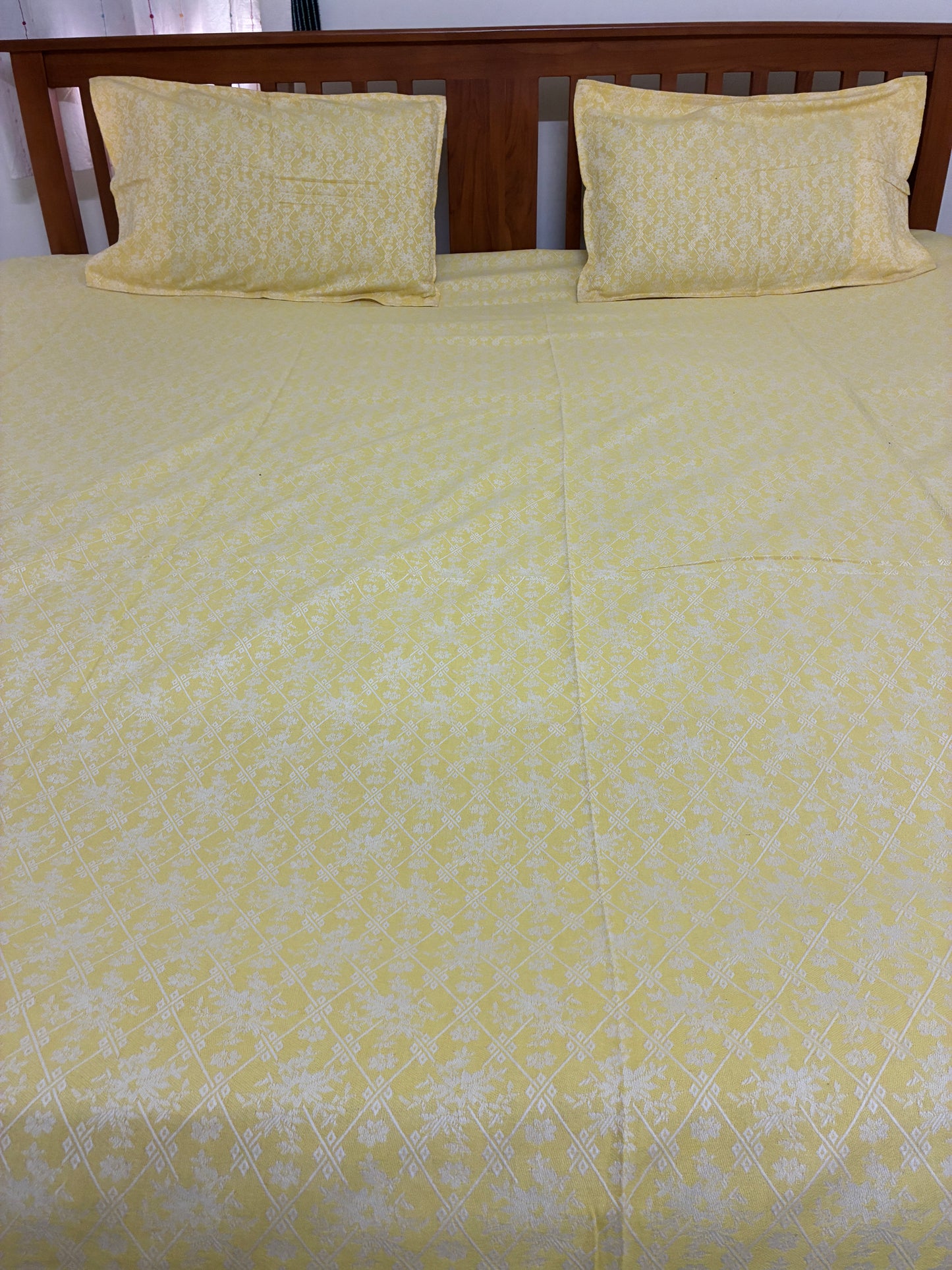 Premium Yellow King Size Bedspread 108 x 108 in