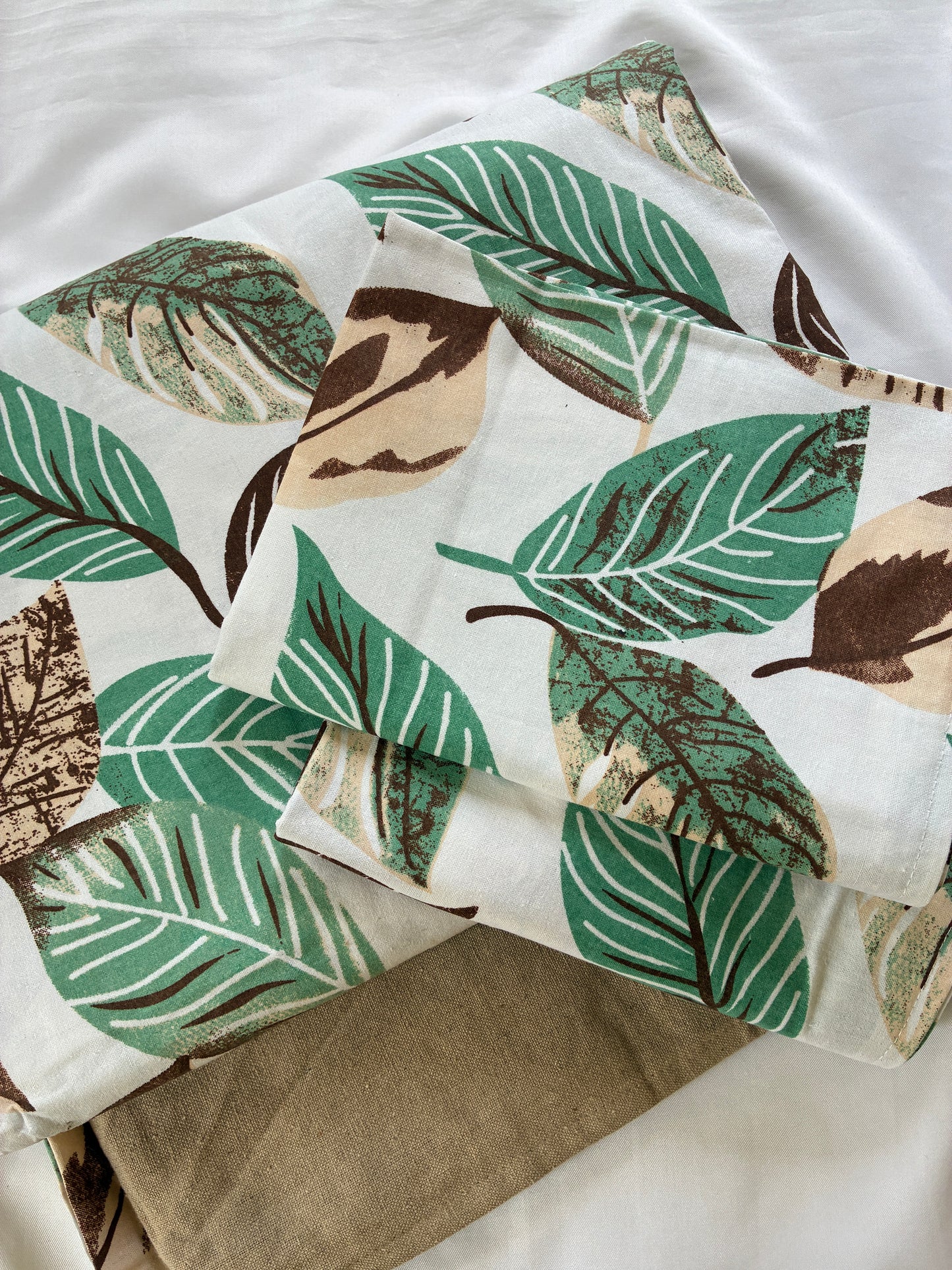 Leaf King Size Cotton Bedspread 100x110 in