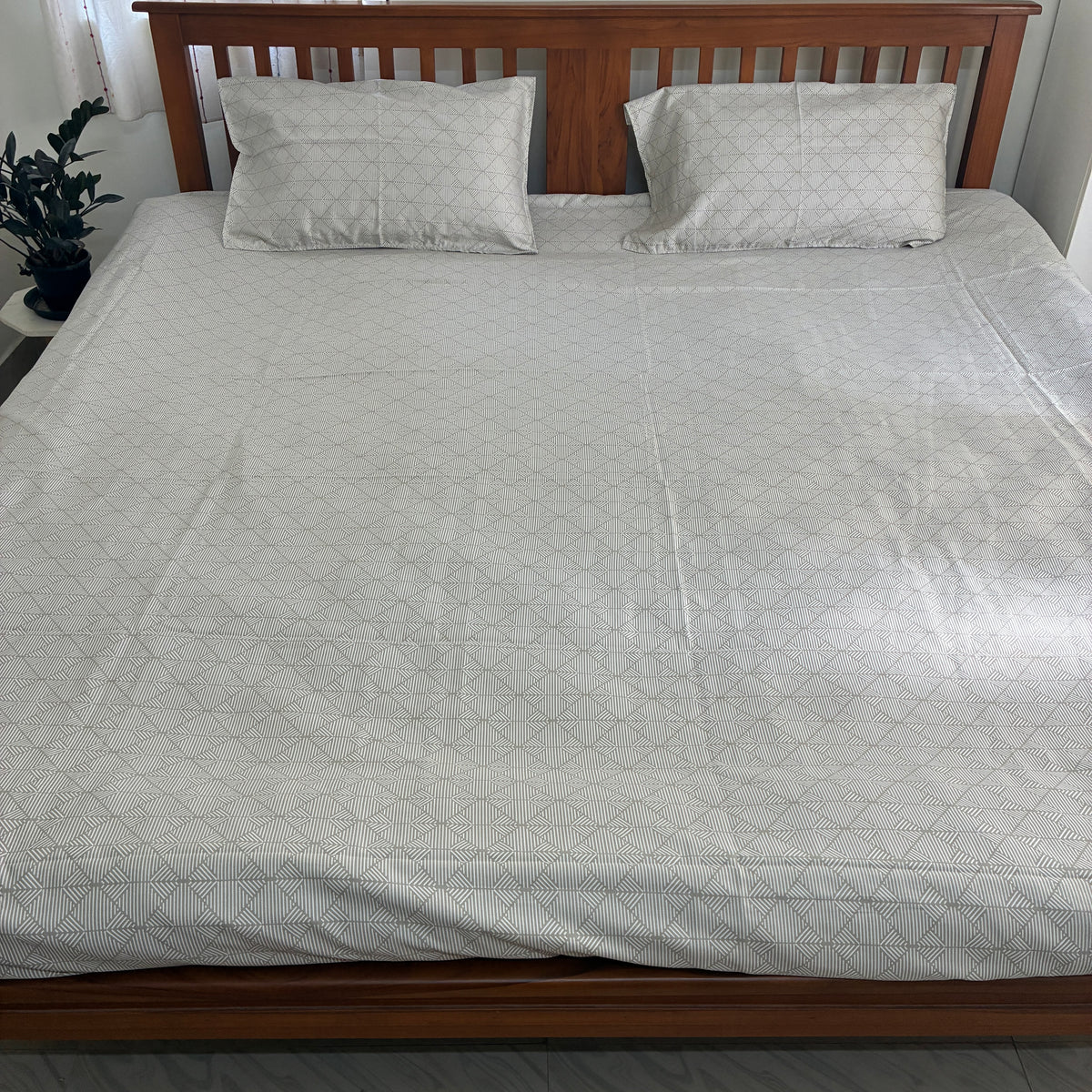 Grey Diamond Satin Cotton King Size Bedspread 100x110 inches