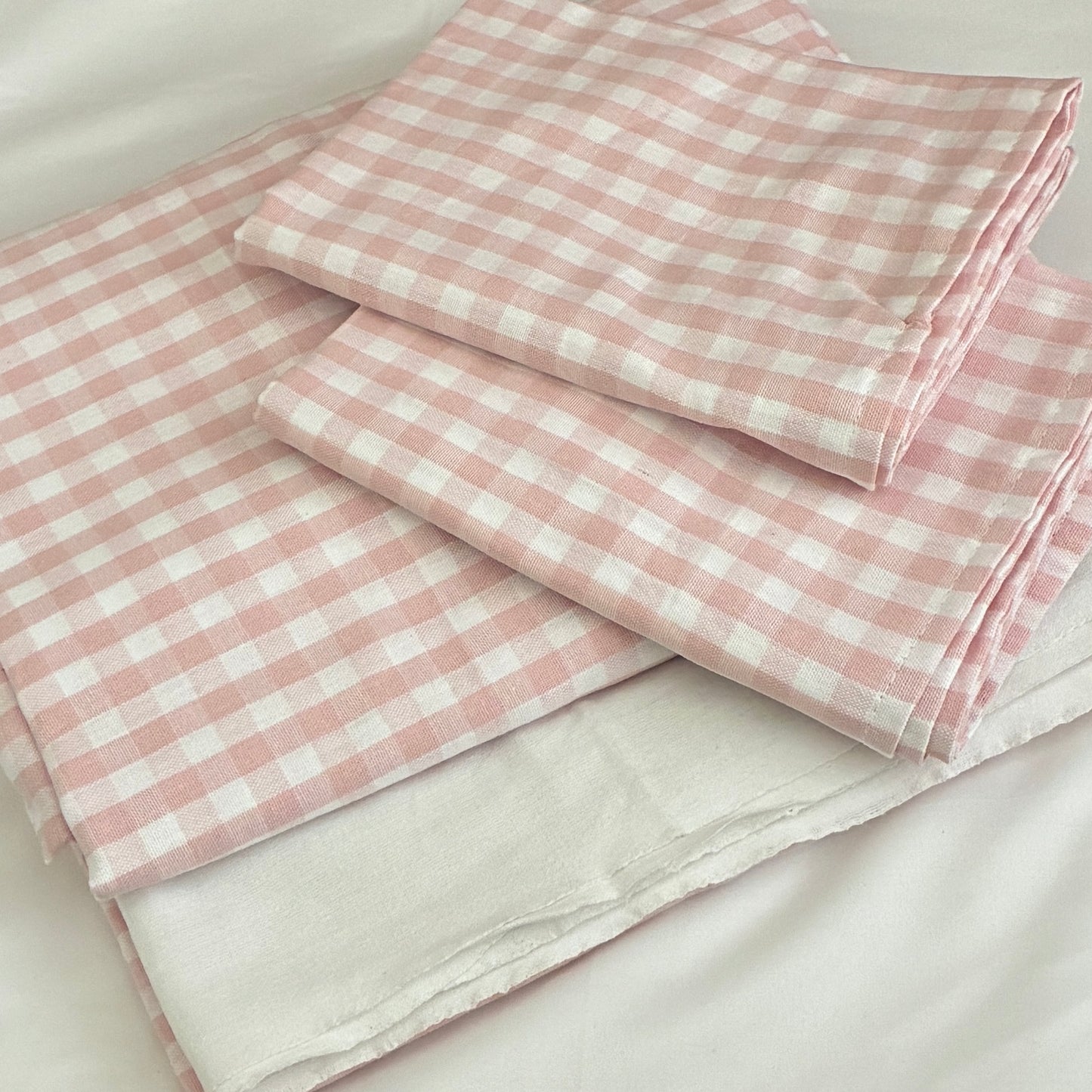 Rosy Checks King Size Cotton Bedspread 100x110 inches (2 pillow covers)