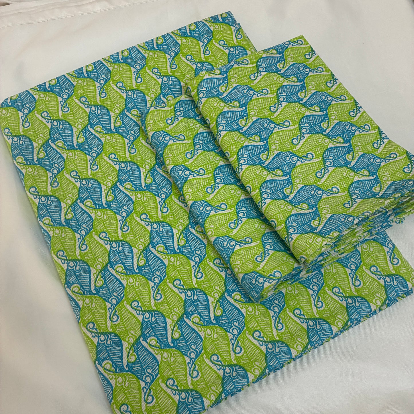 Green Single Size Bedspread with 2 Pillow Covers 60 x 90 in