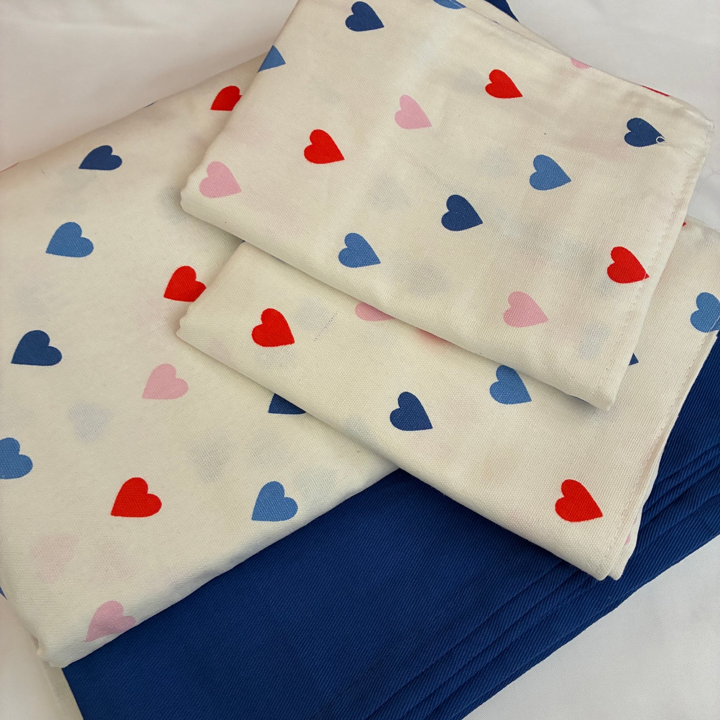 Little Heart King Size Cotton Bedspread 100x110 in (2 pillow covers)
