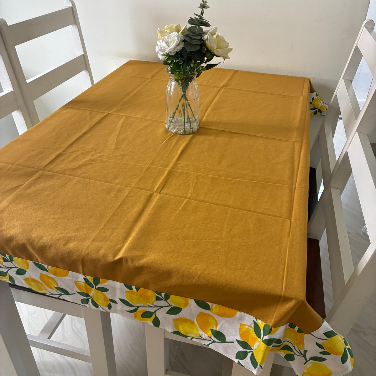 Plain with Lime Border 4 Seater Table Covers