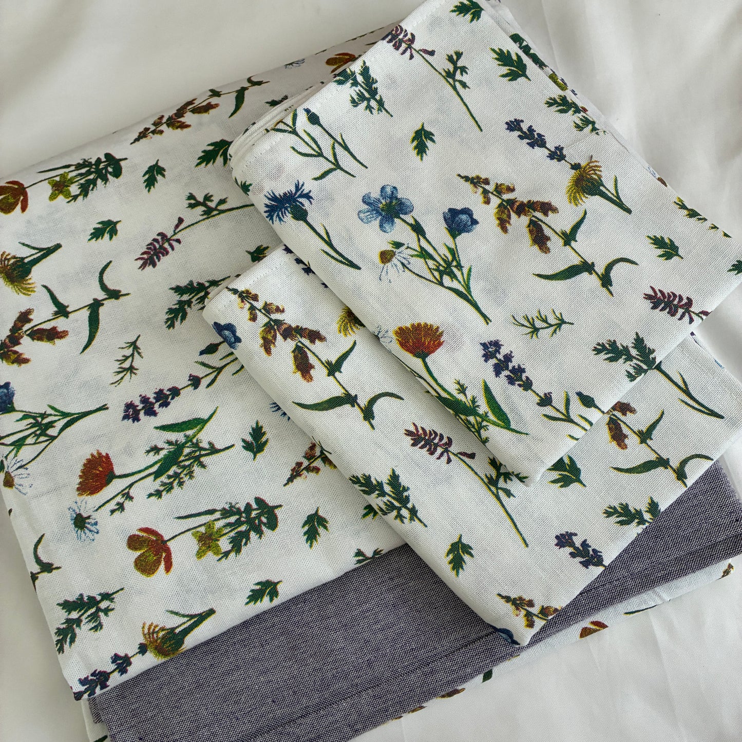 Botanical  King Cotton Bedspread 100x110 inches (2 pillow covers)
