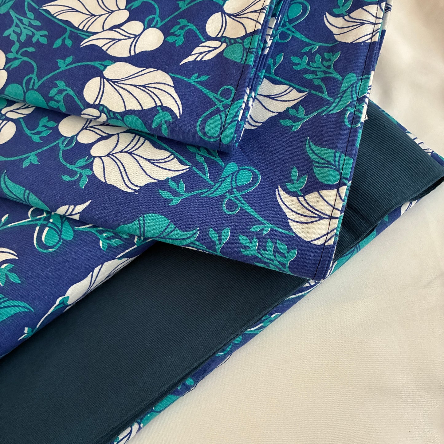 Blue Leaf King Size Cotton Bedspread 100x110 inches (2 pillow covers)