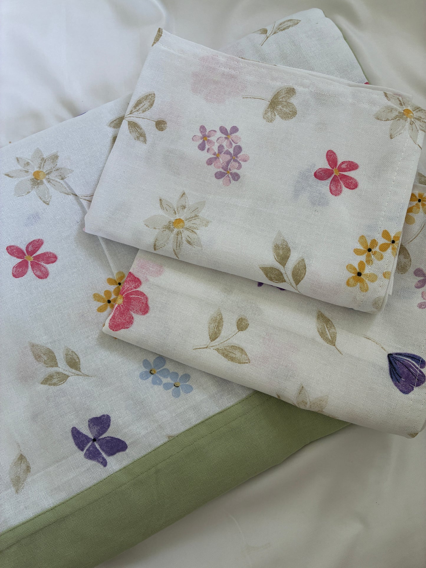 Queen Size Bedspread 90x100 inches